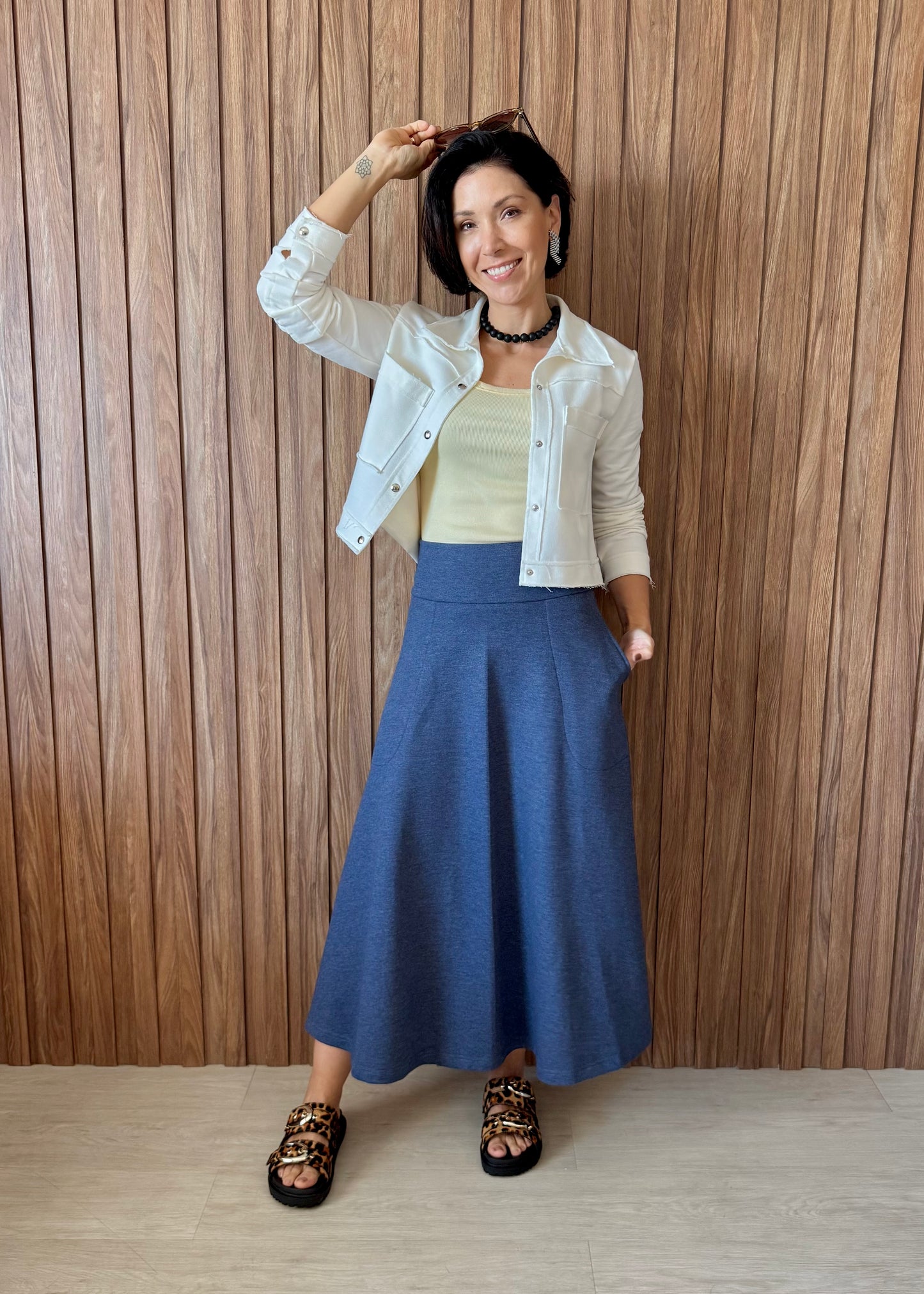 Saia Rodada Moletom com bolsos (Azul Jeans)