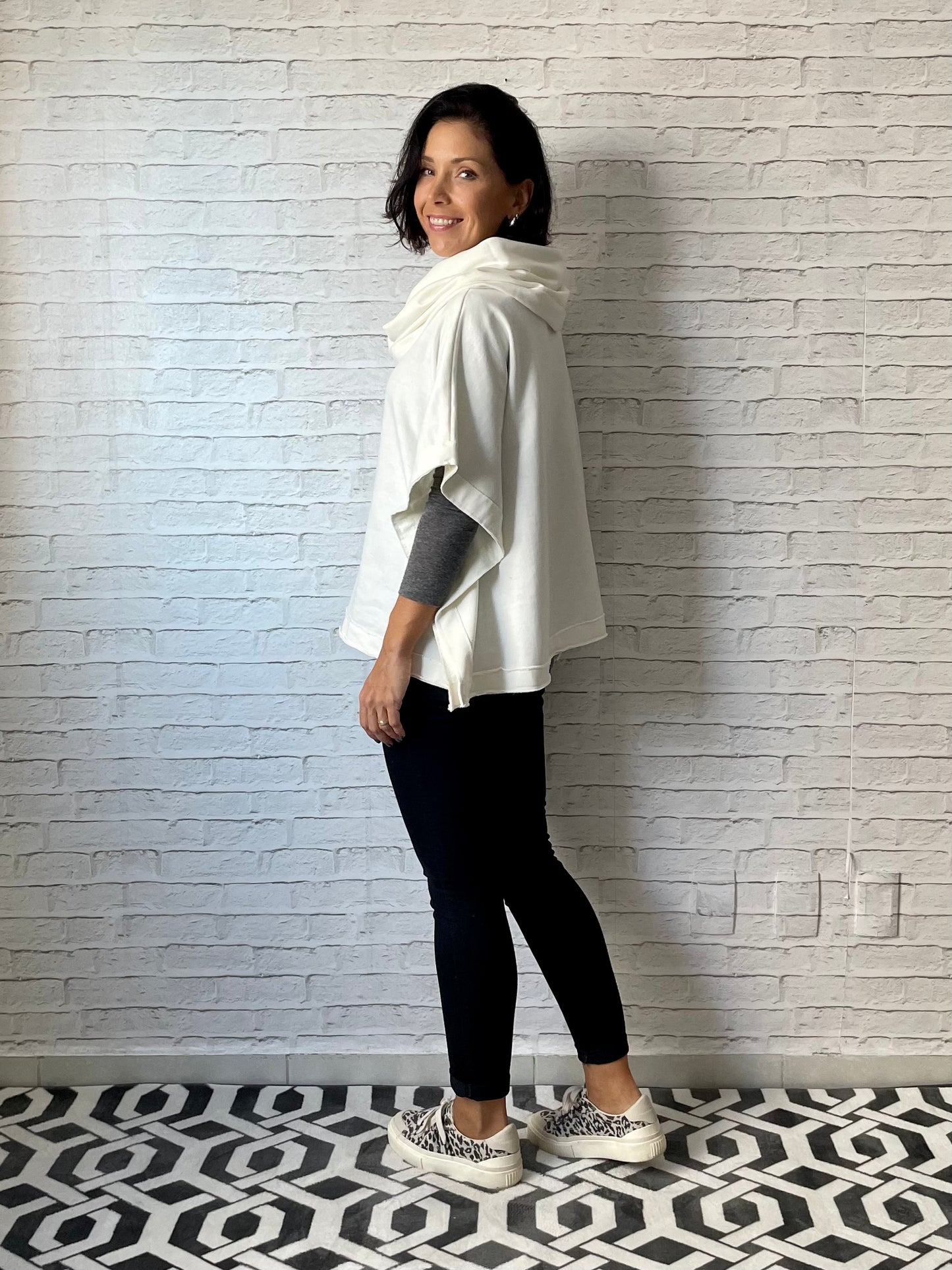 Poncho Reto em Moletom (Off White)