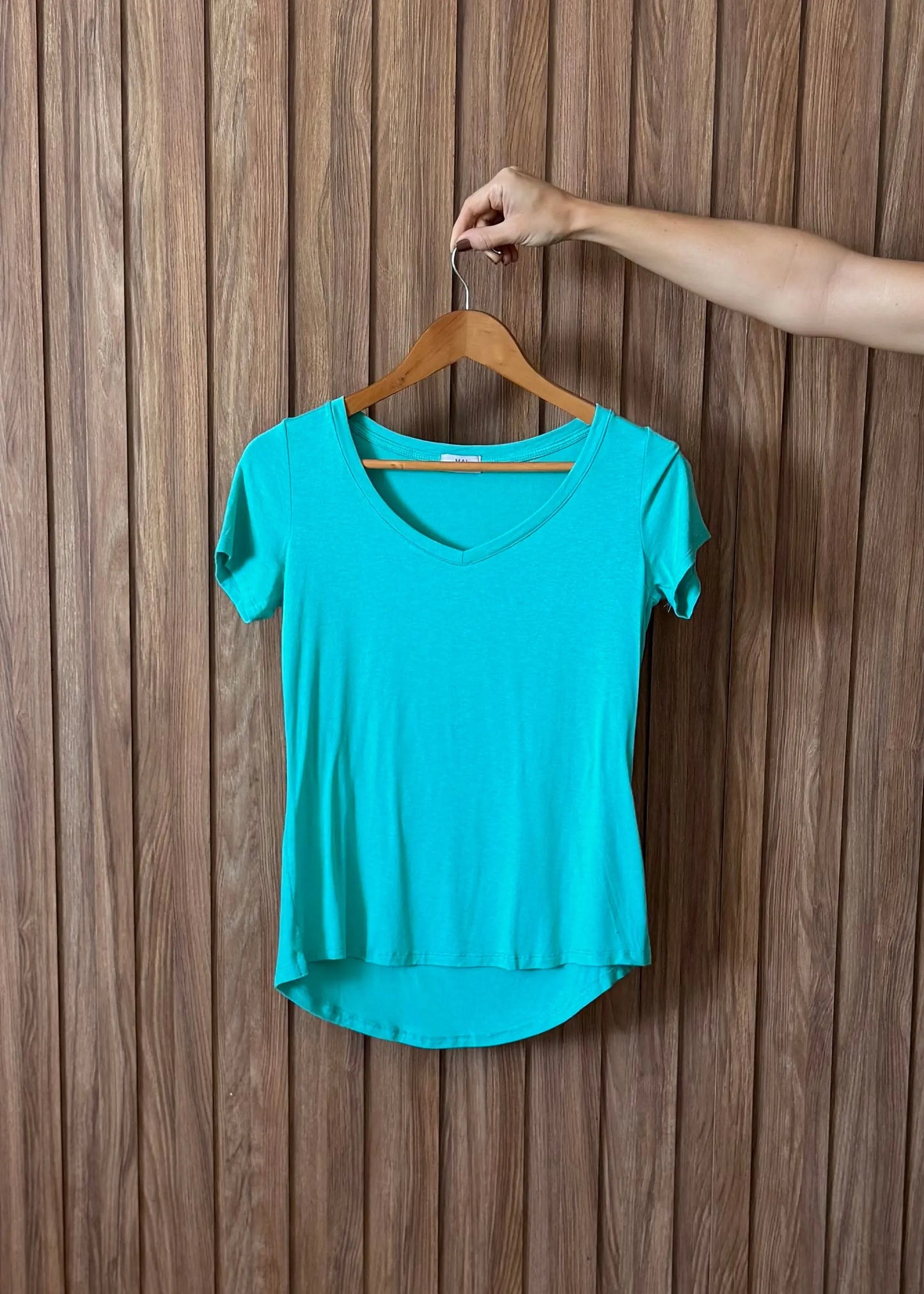 T-shirt gola V Tiffany - Maira da Mai Style