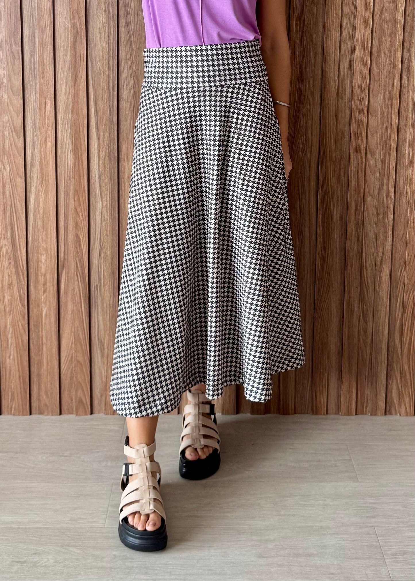 Saia Rodada Moletinho com bolsos (Pied de Poule)