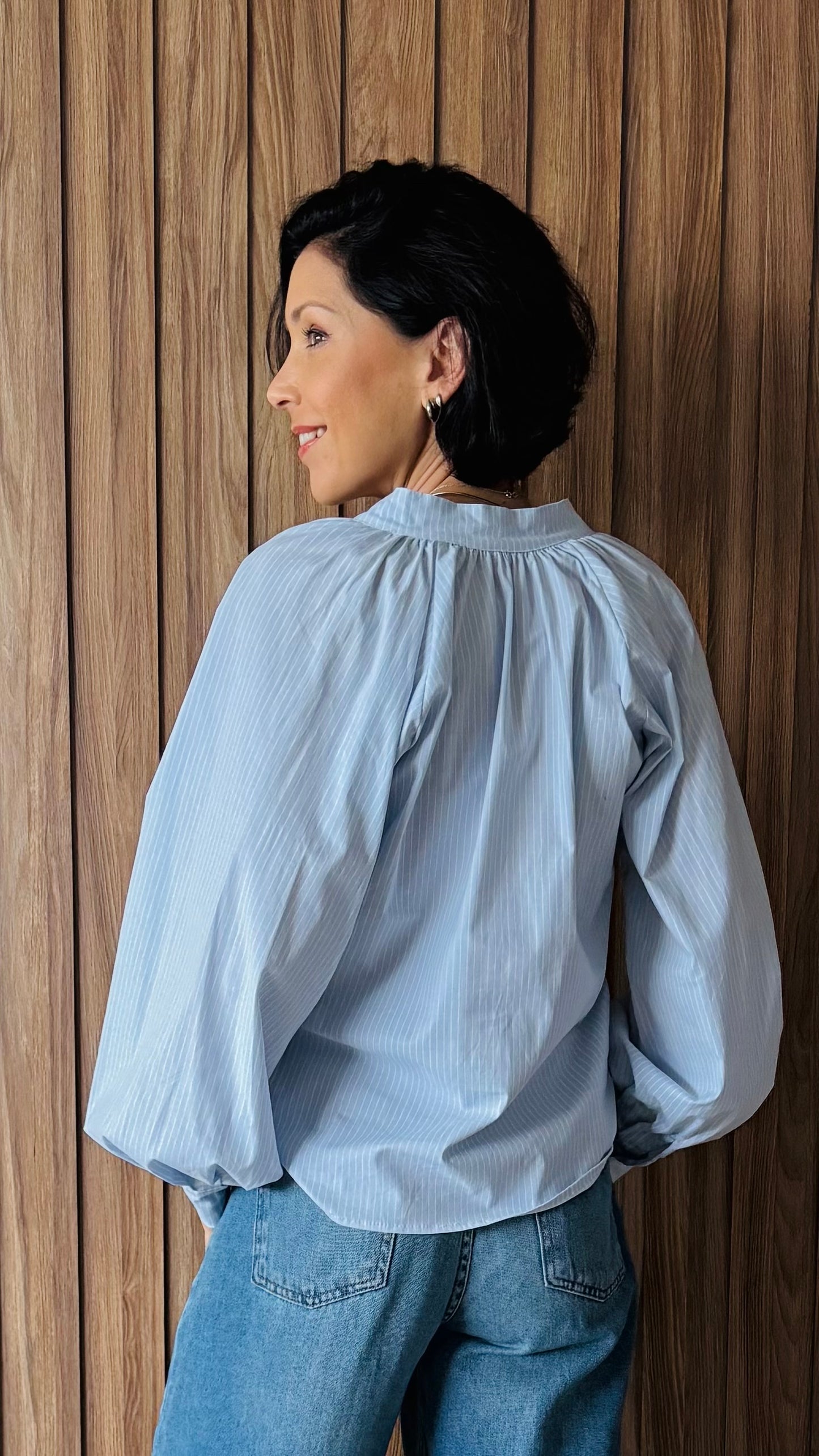 Camisa listrada azul gola padre