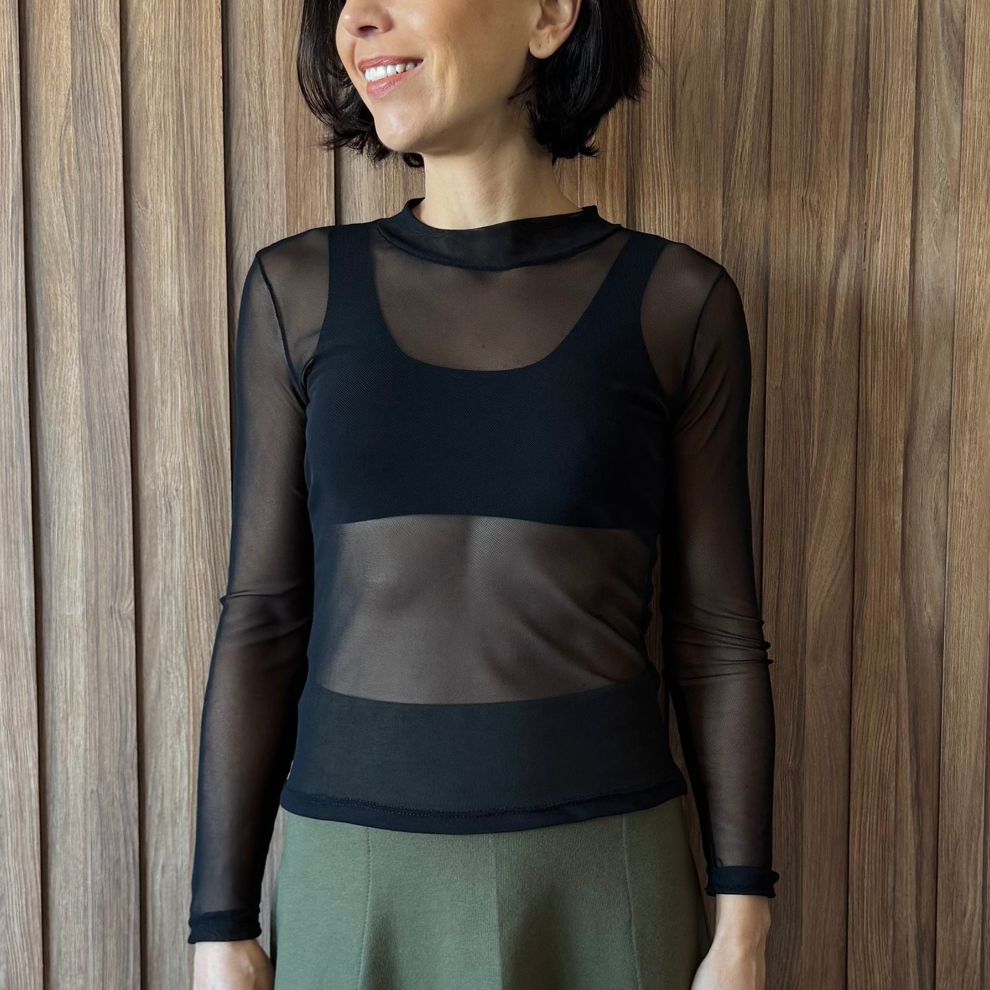 Blusa Manga Longa em Tule Preta