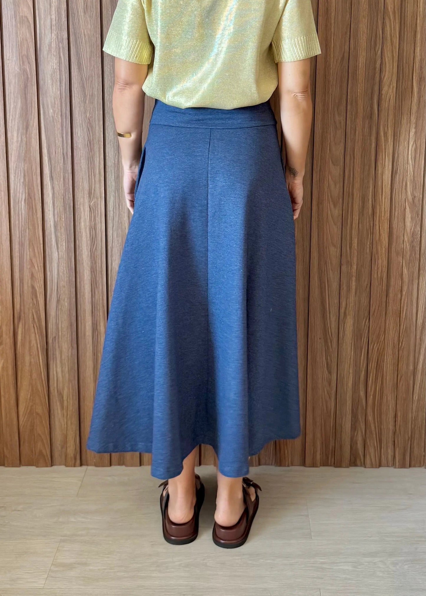 Saia Rodada Moletom com bolsos (Azul Jeans) - Maira da Mai Style