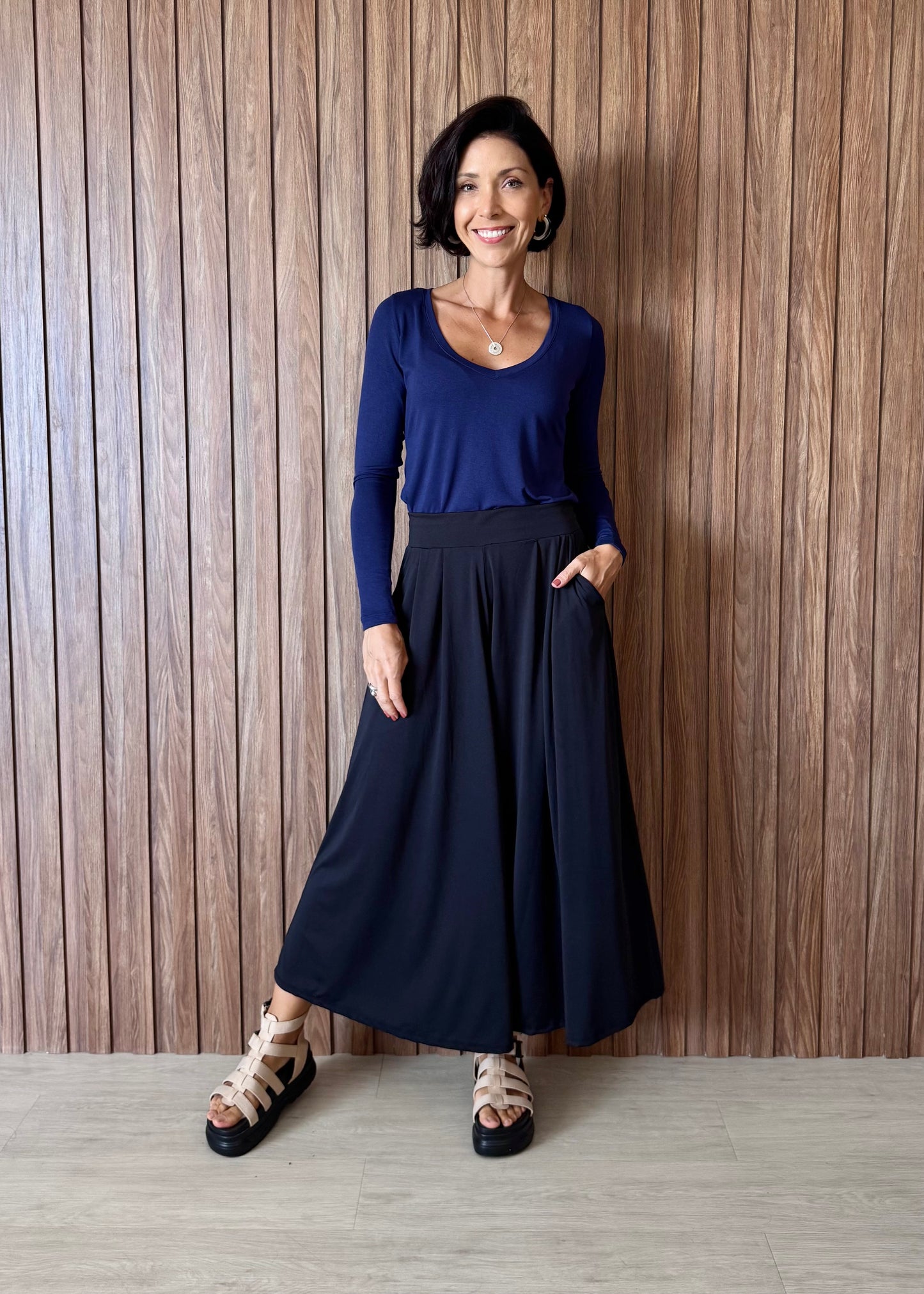 Blusa Manga Longa Decote V - Azul Marinho