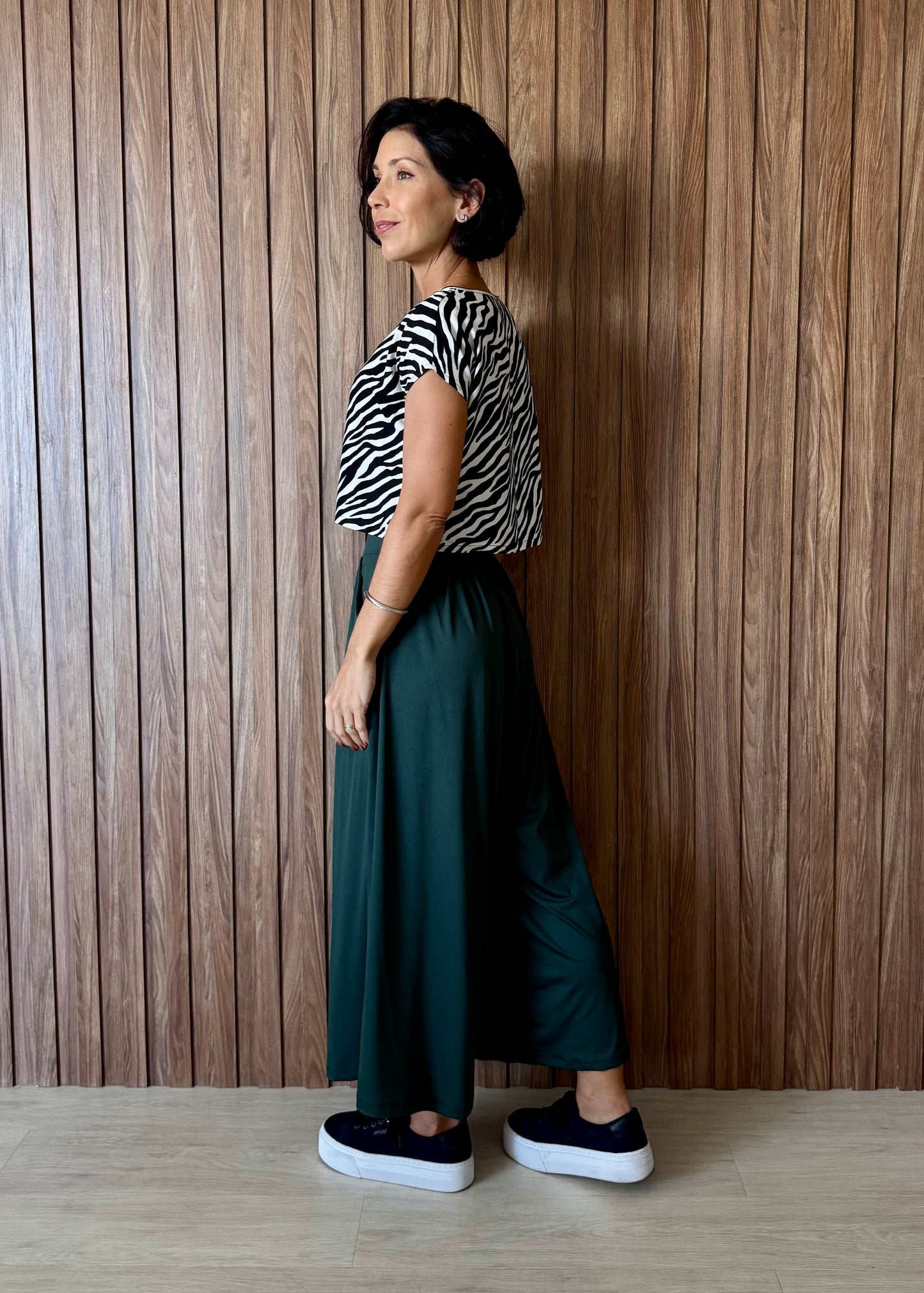 Calça Pantalona com bolsos em malha fria - Verde Musgo