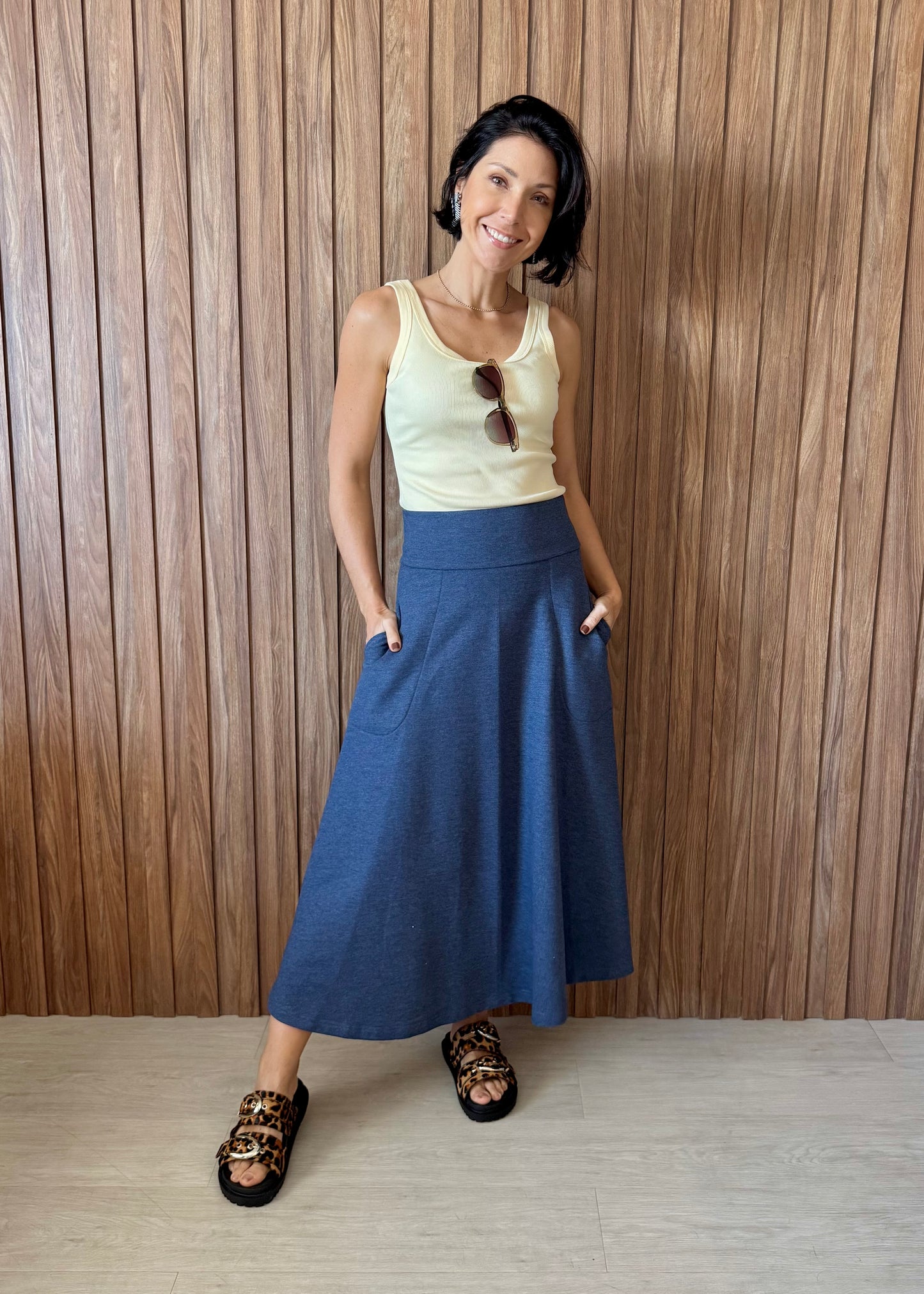 Saia Rodada Moletom com bolsos (Azul Jeans)