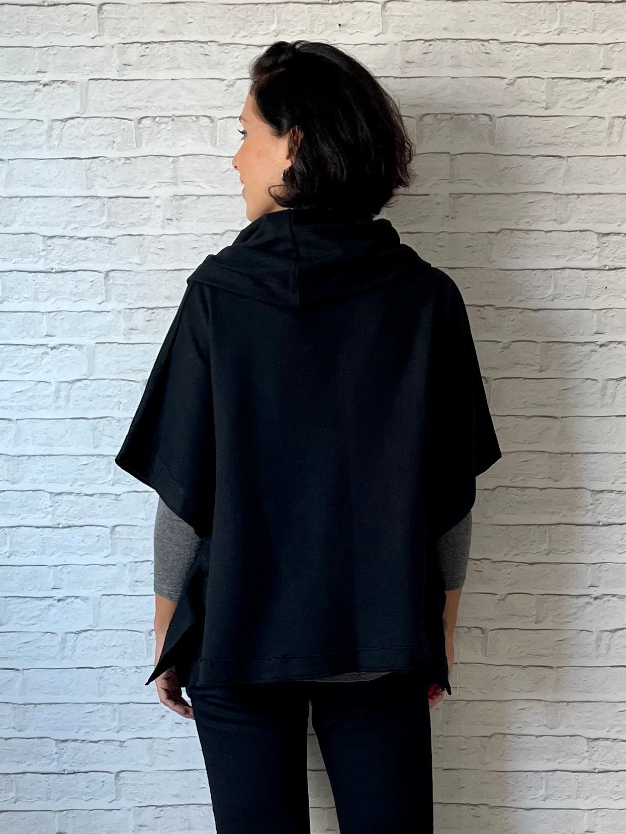 Poncho Reto em Moletom (Preto)