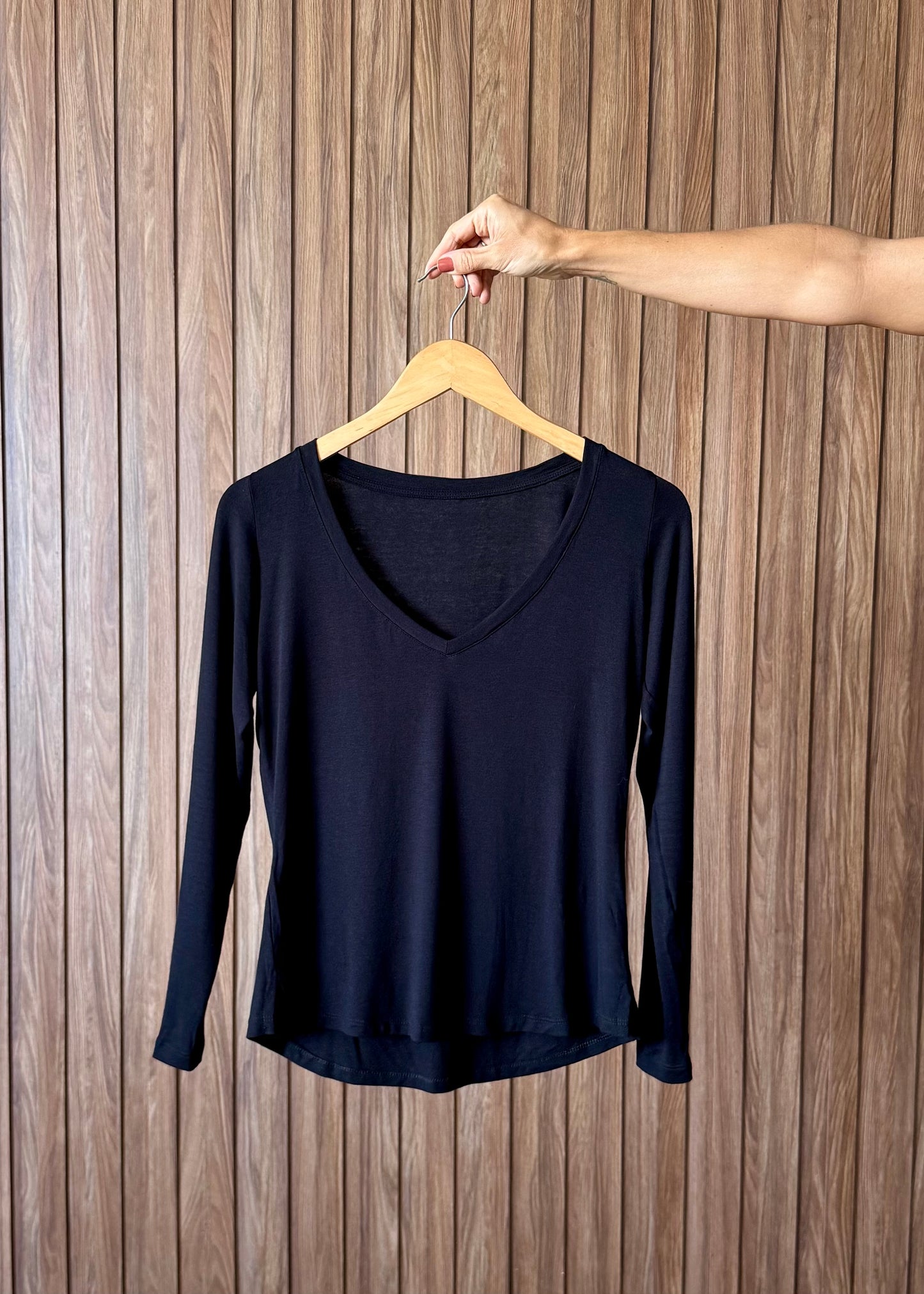 Blusa Manga Longa Decote V - Preta
