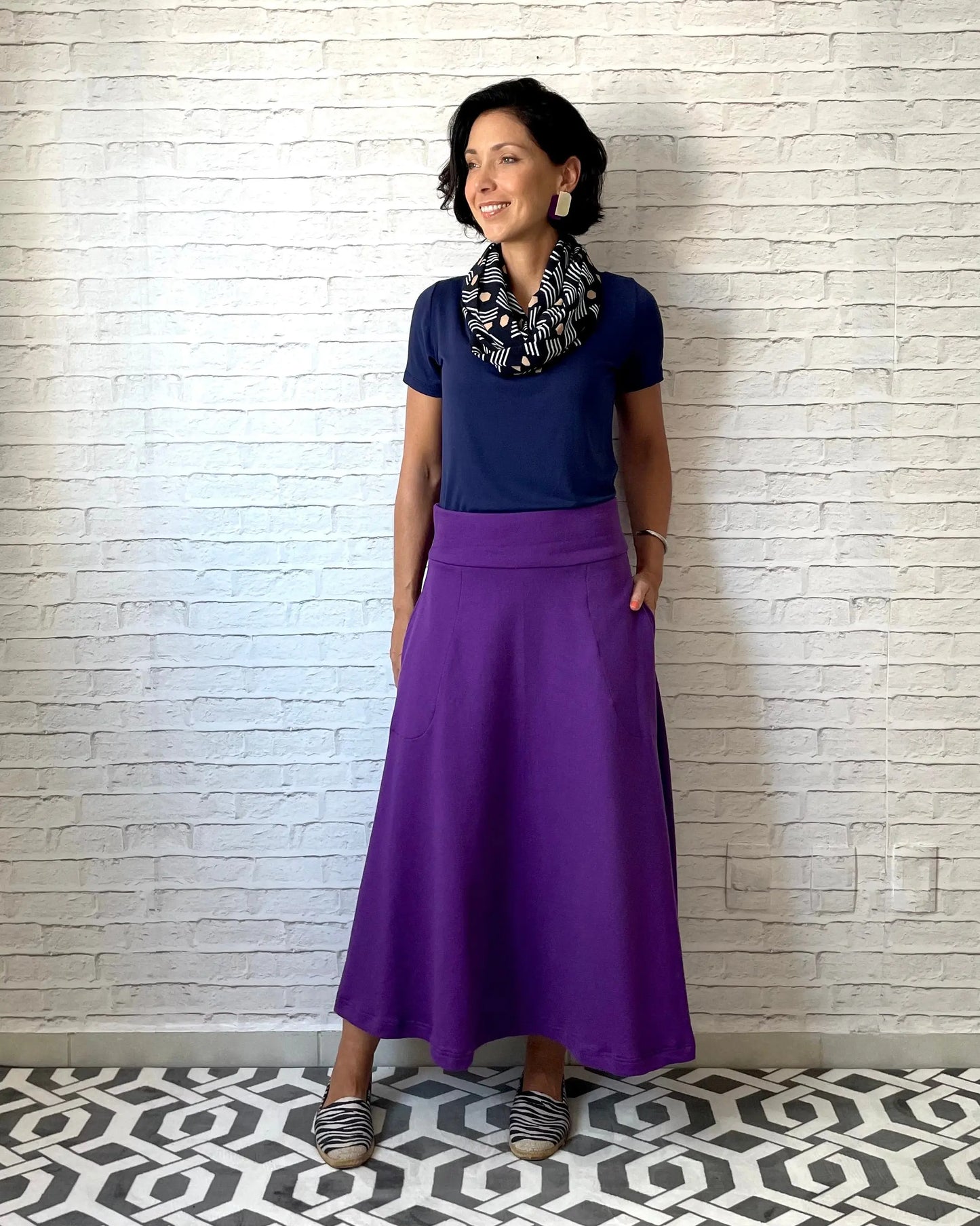 Saia Rodada Moletom com bolsos (Roxo Vivo) - Maira da Mai Style