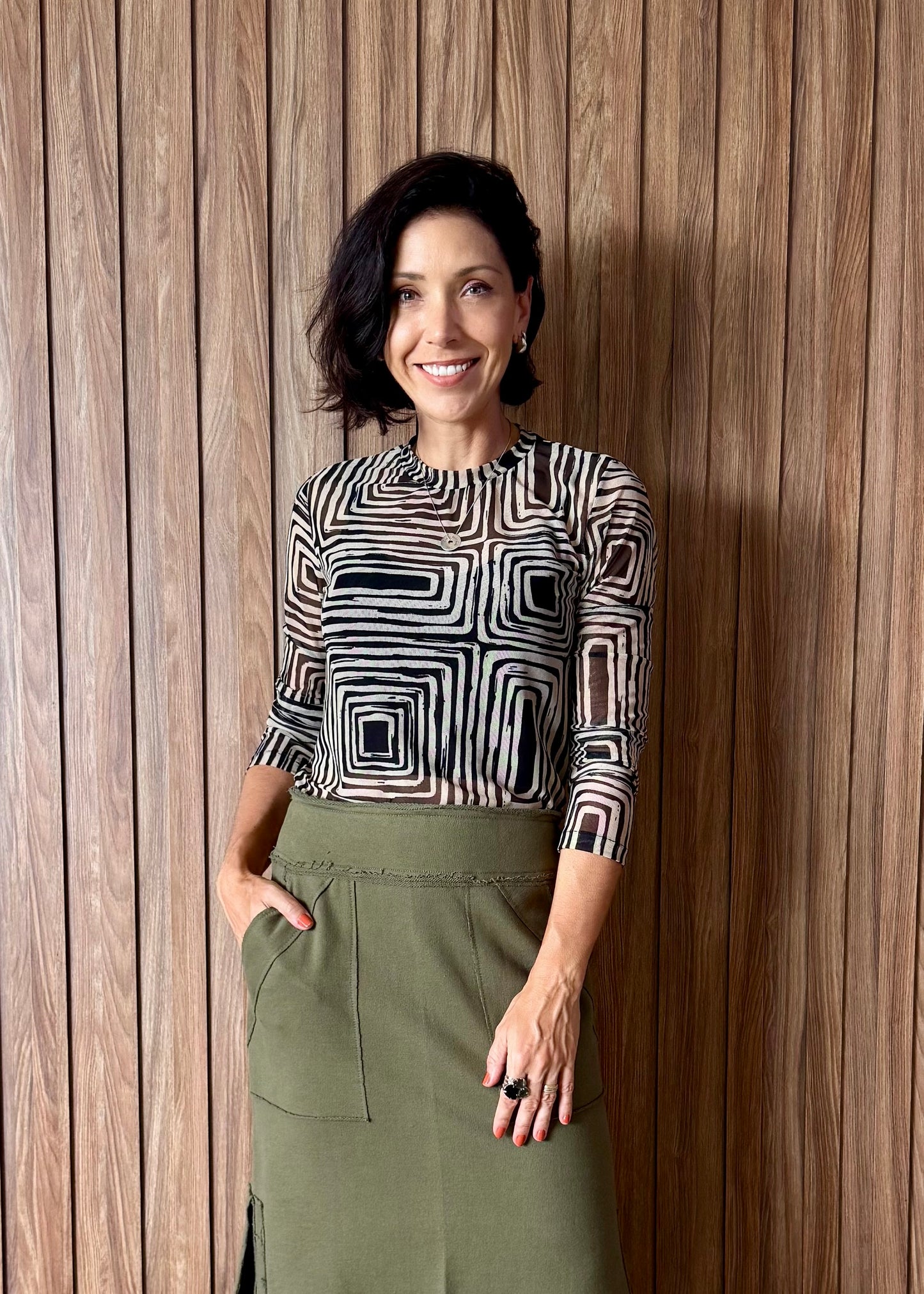 Blusa Manga Longa em Tule Geométrico com Top