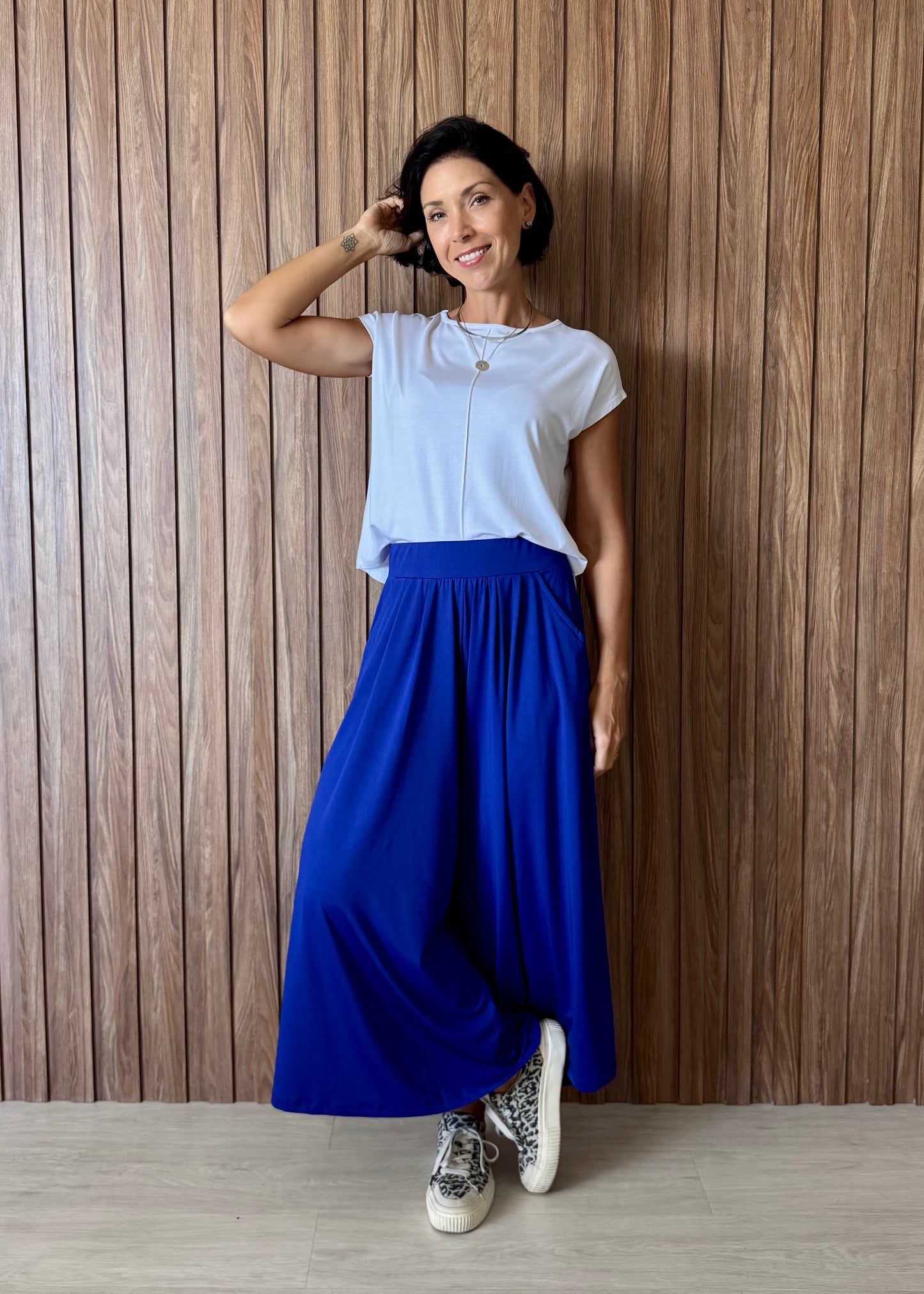 Calça Pantalona com bolsos em malha fria - azul royal