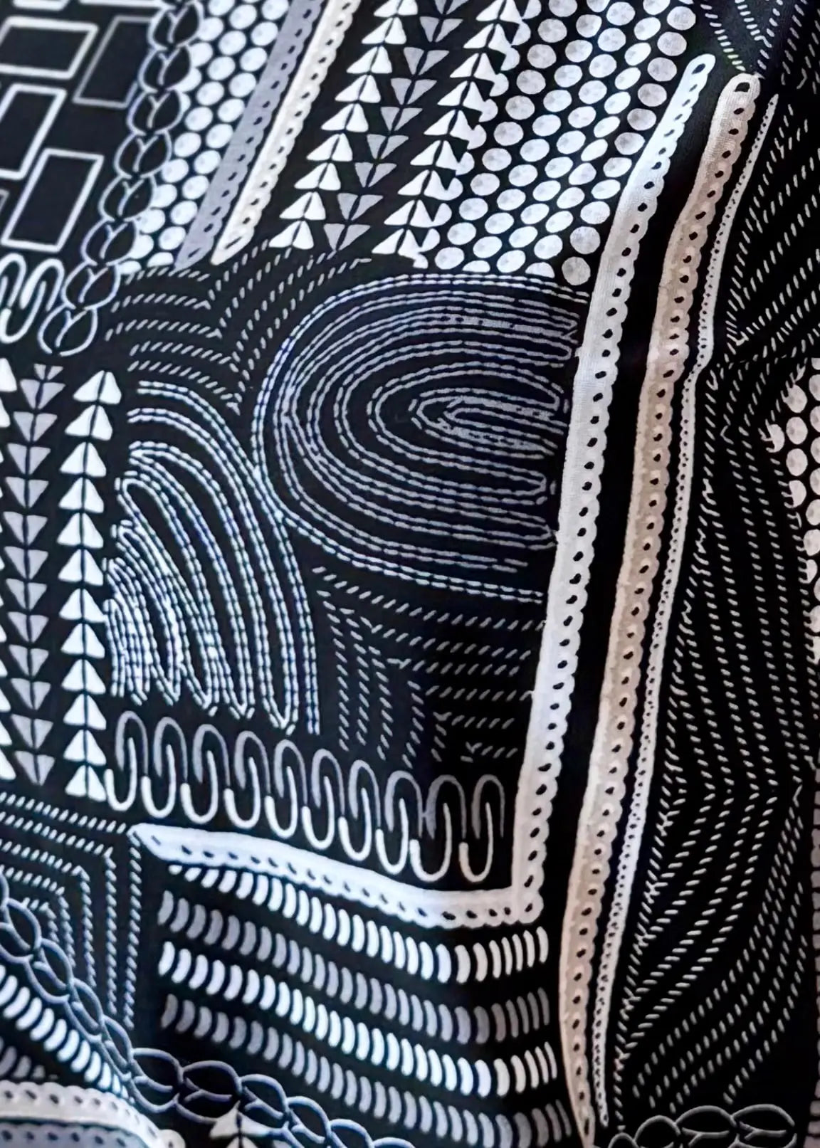 Blusa Love em malha fria - Estampa Trama Urbana - Maira da Mai Style