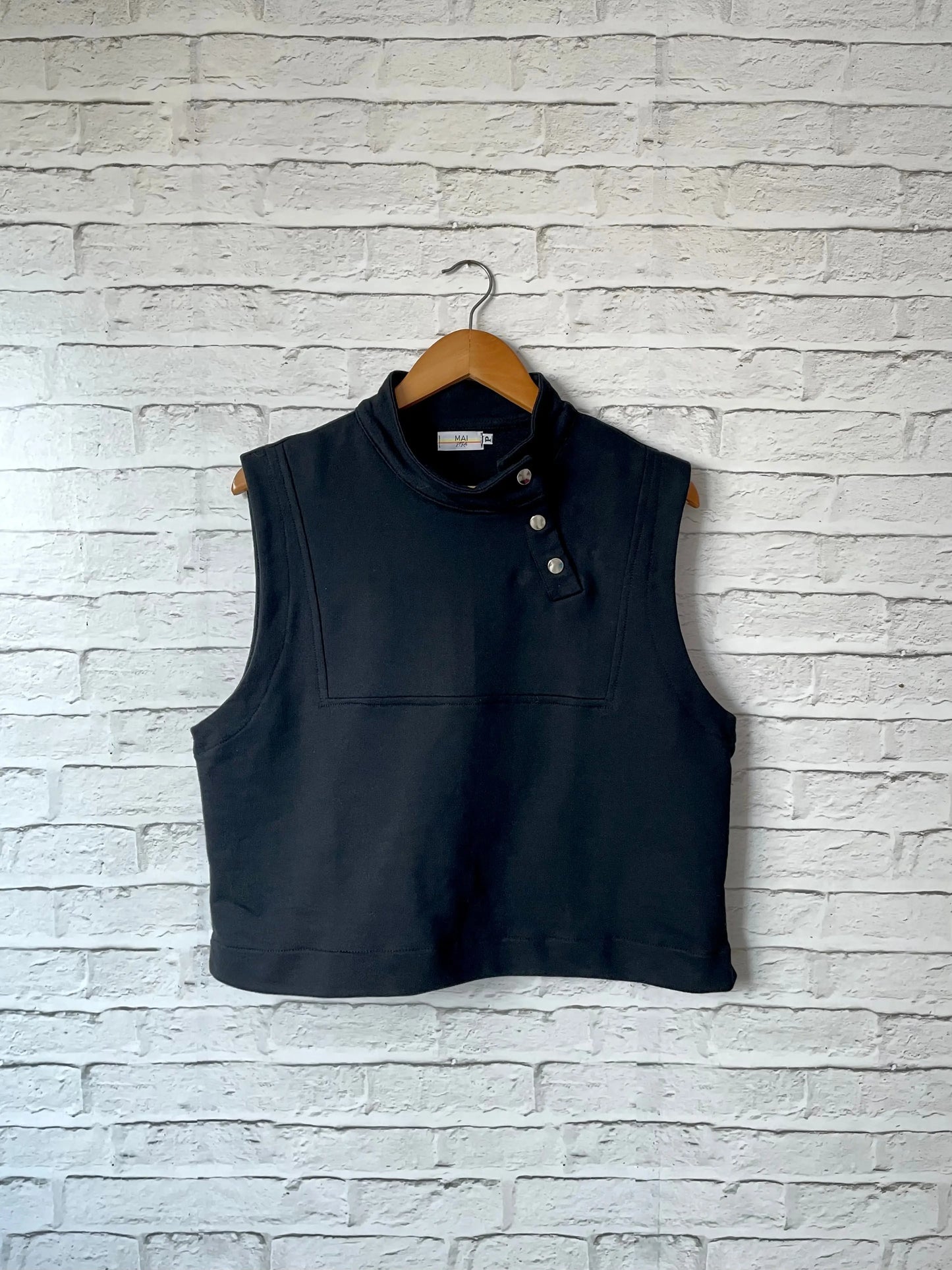 Colete Moletom com botões - Preto - Maira da Mai Style