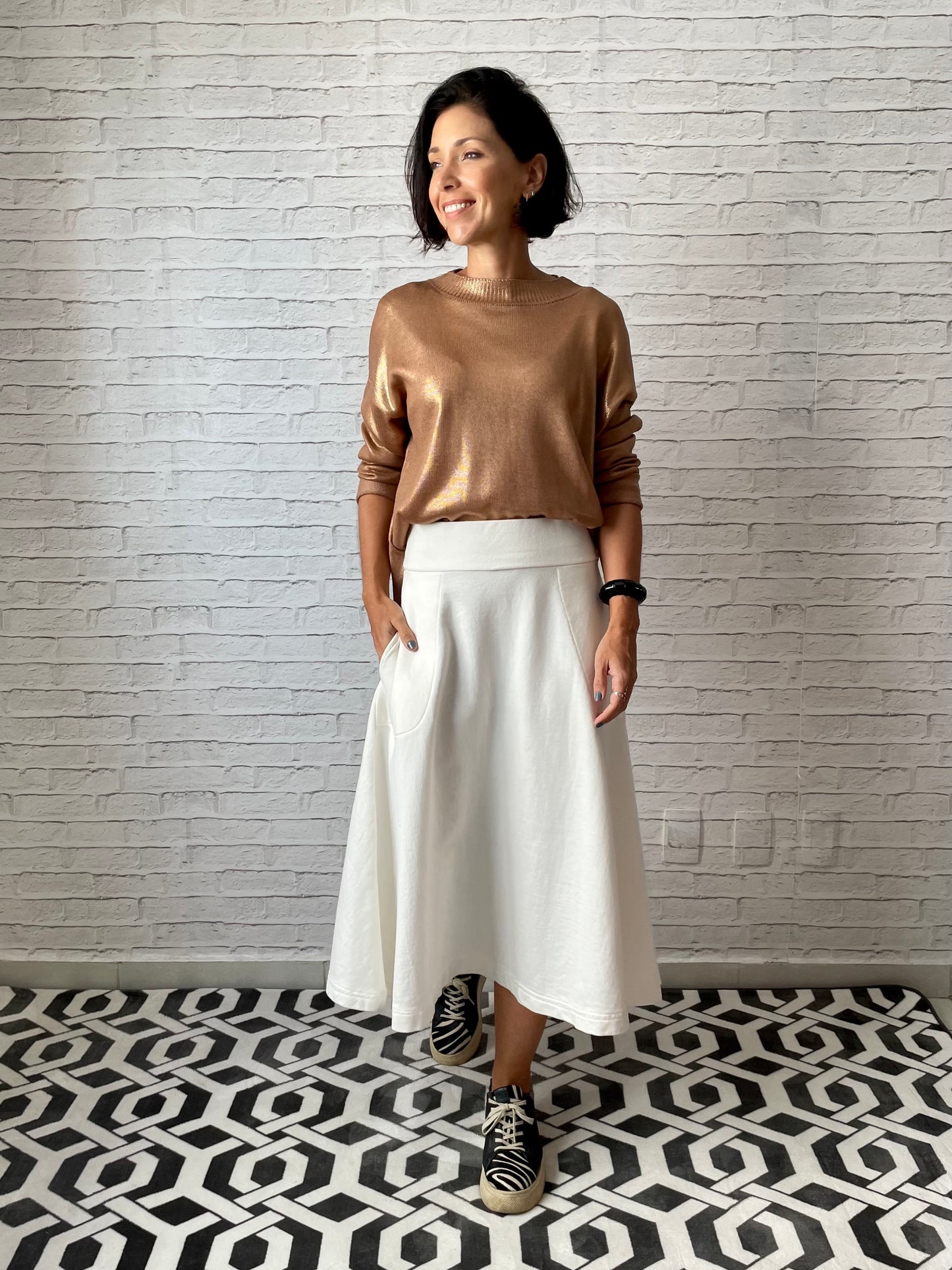 Saia Rodada Moletom com bolsos (Off White)