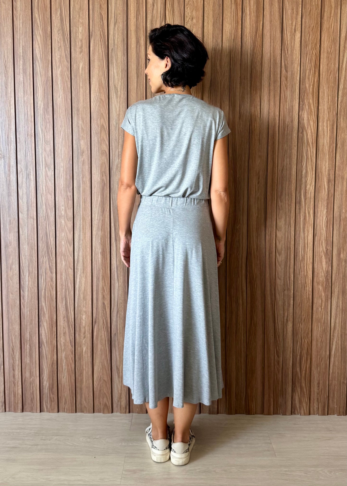 Saia Rodada em Viscolycra com bolsos (Cinza Mescla)