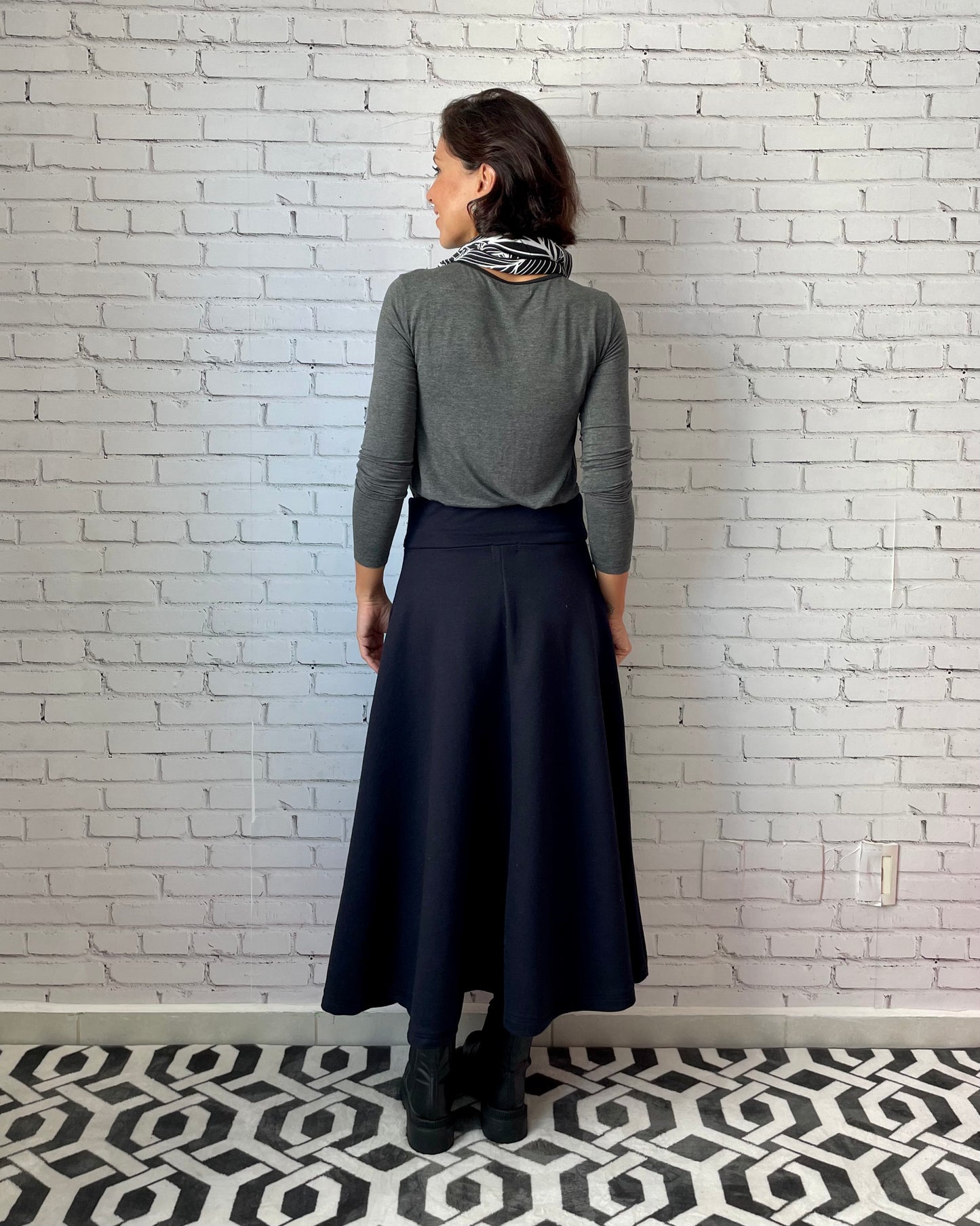 Saia Rodada Moletom com bolsos (Preto)