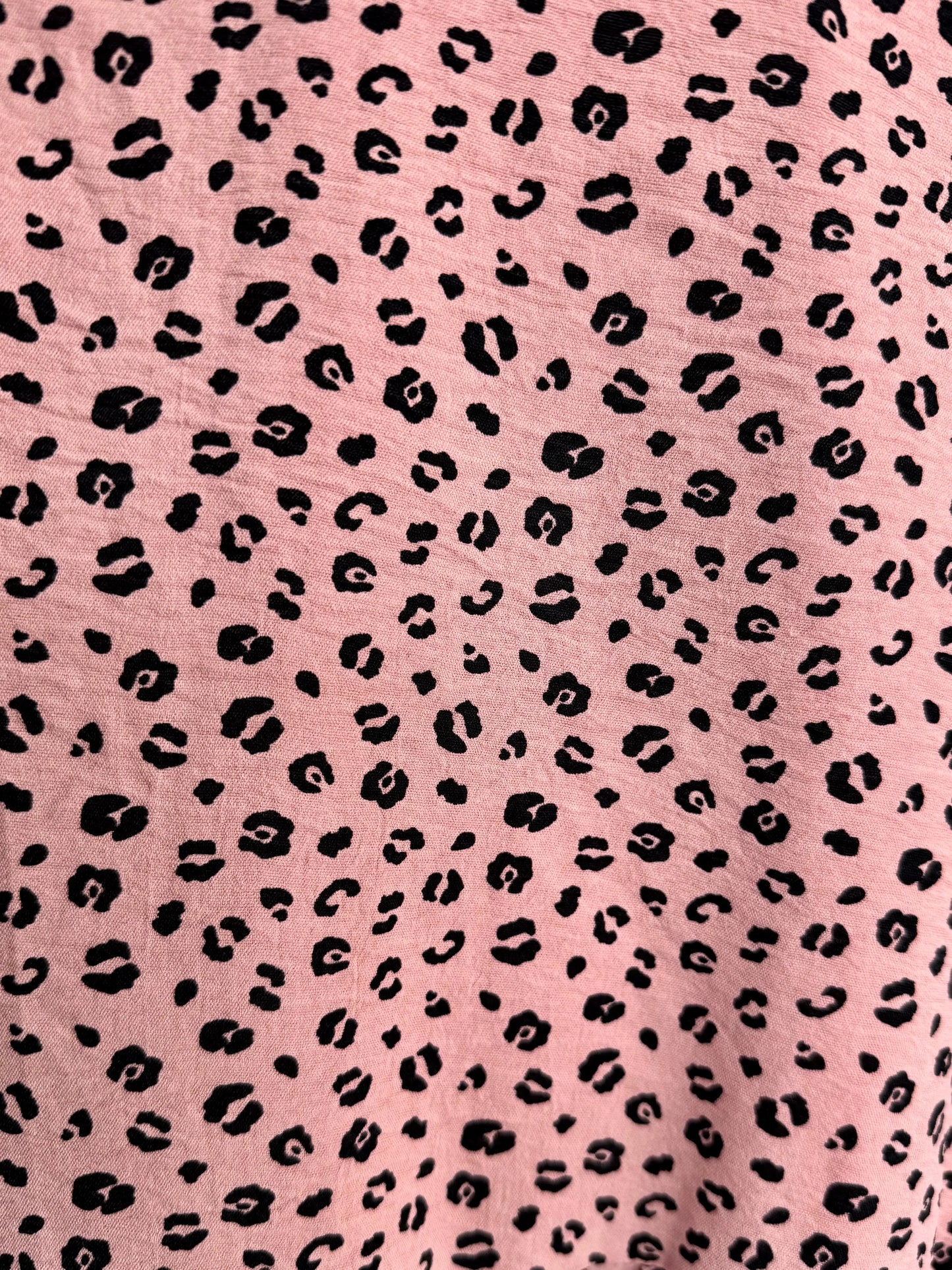 Vestido curto com detalhe em nó nas costas (rosê de oncinha) - Maira da Mai Style