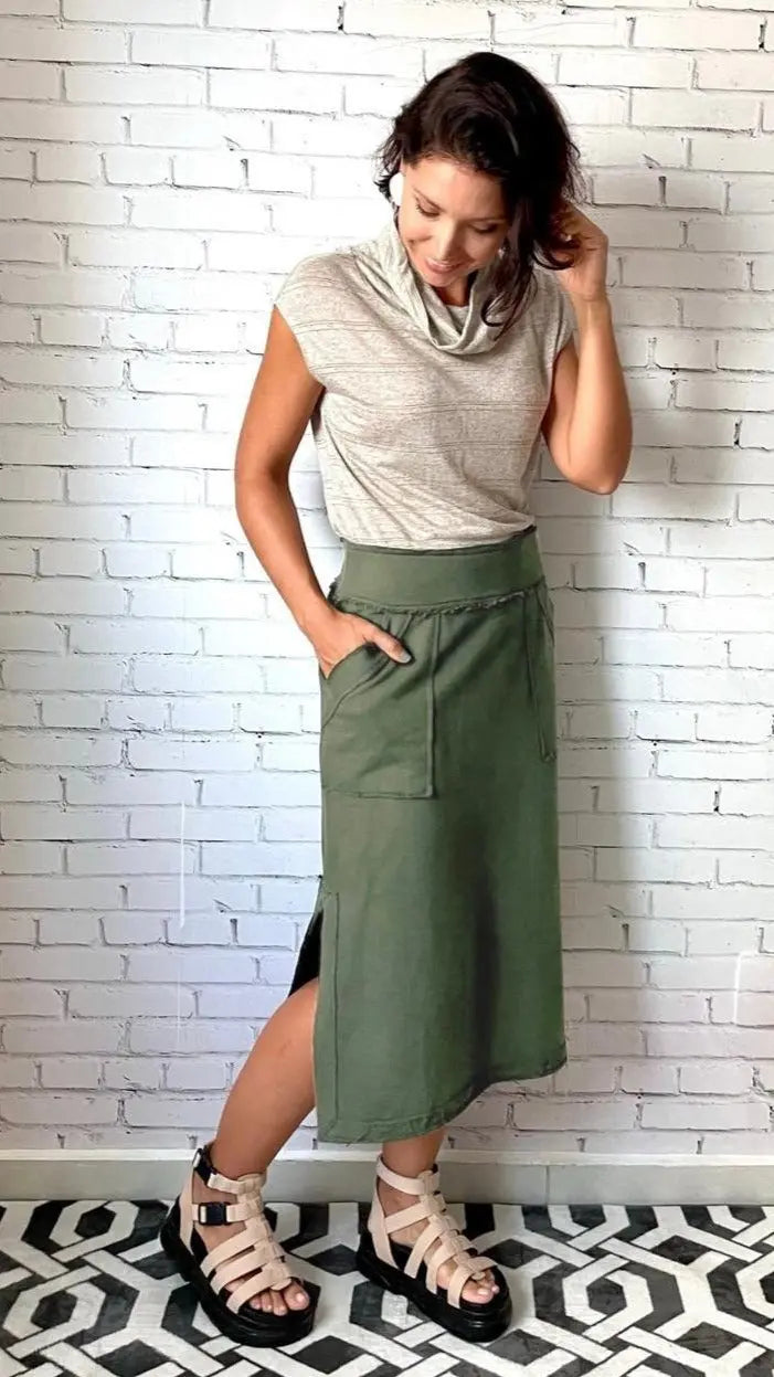 Saia Reta Moletom com bolsos (Verde Militar) - Maira da Mai Style