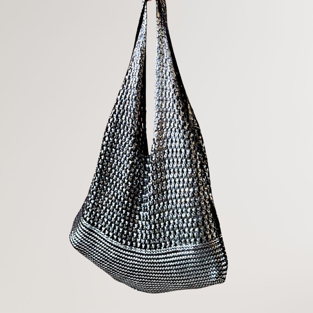Bolsa em Tricô Metalizado Prata
