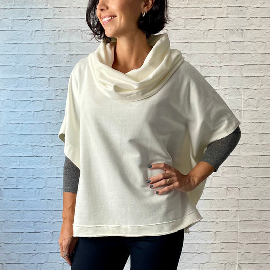 Poncho Reto em Moletom (Off White)