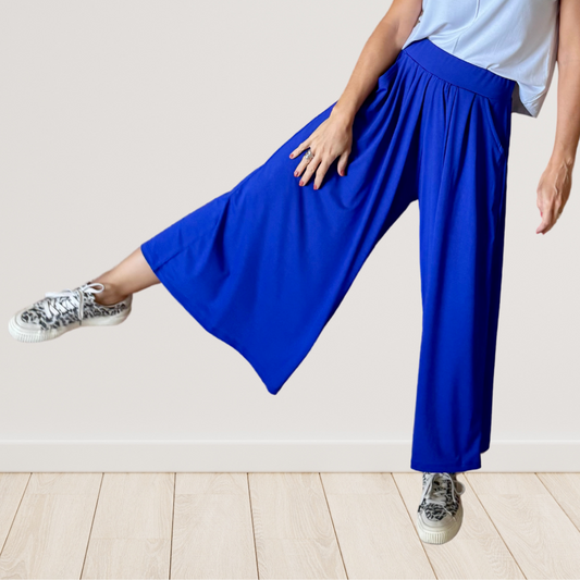 Calça Pantalona com bolsos em malha fria - azul royal