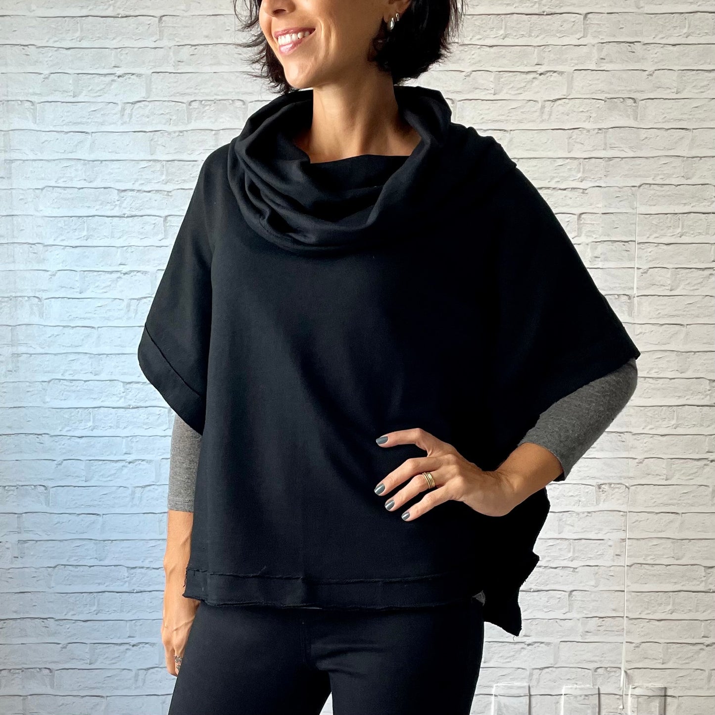 Poncho Reto em Moletom (Preto)