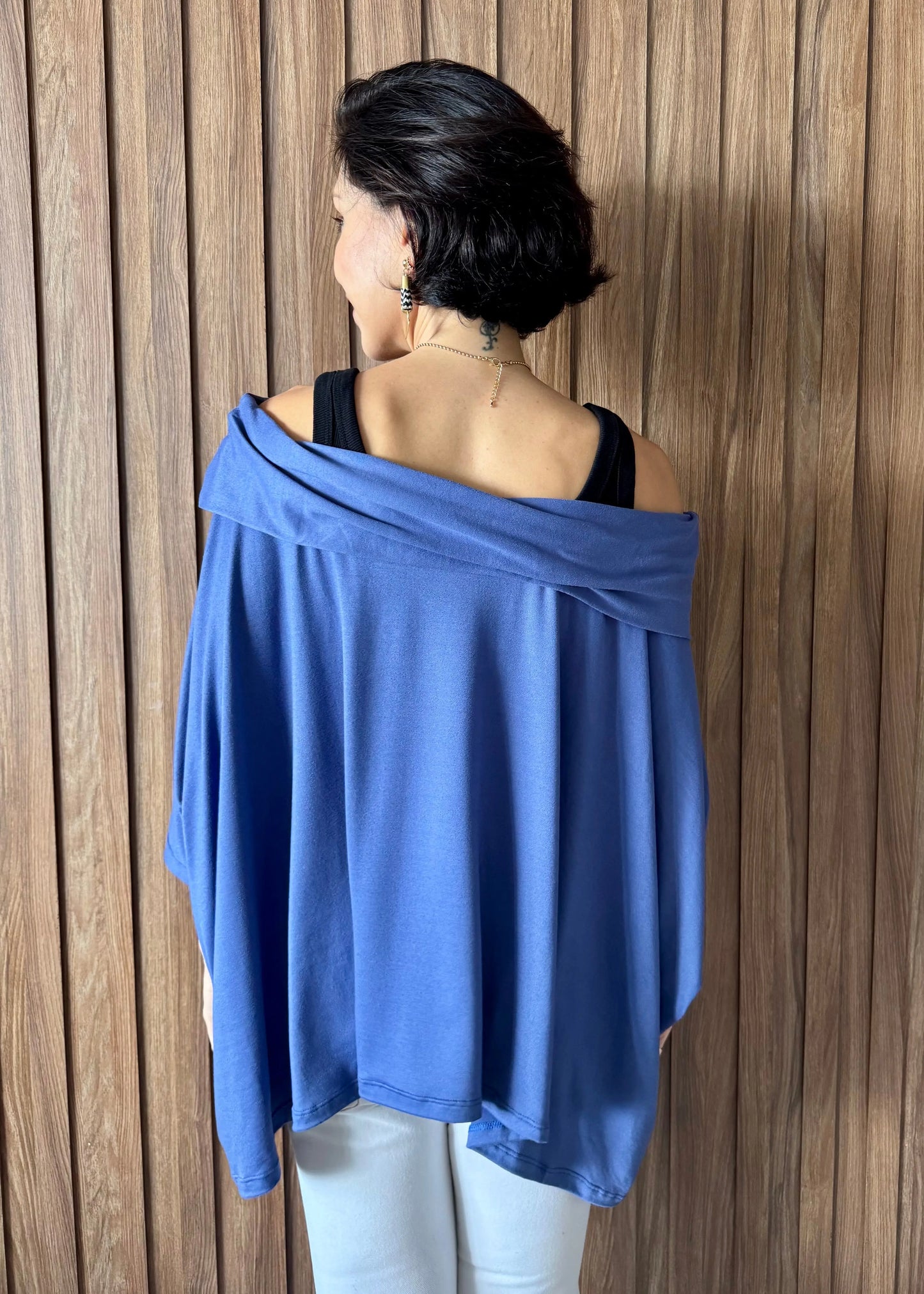 Blusa Golão Oversized em Suede Ecológico - Azul - Maira da Mai Style