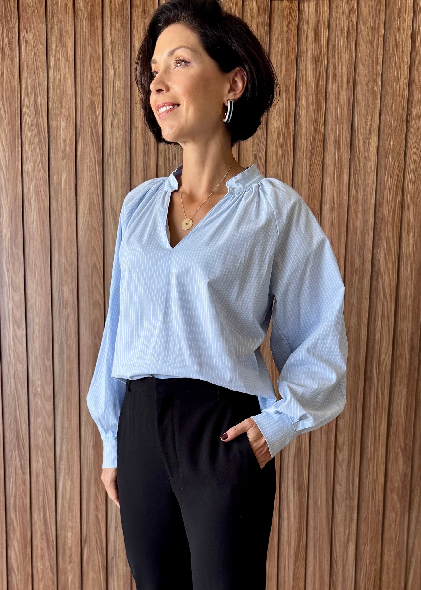 Camisa listrada azul gola padre