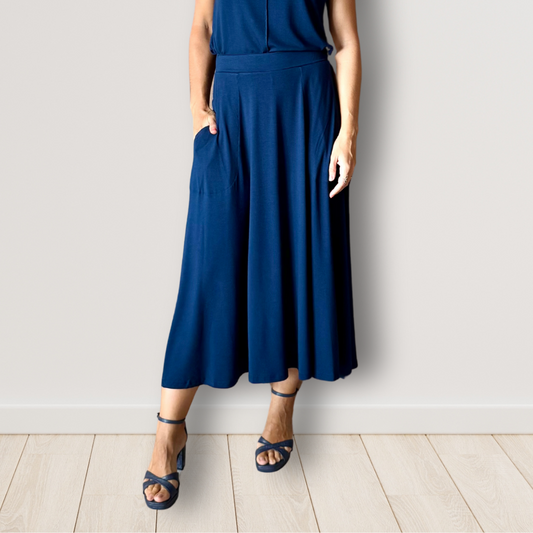 Saia Rodada em Viscolycra com bolsos (Azul Marinho)