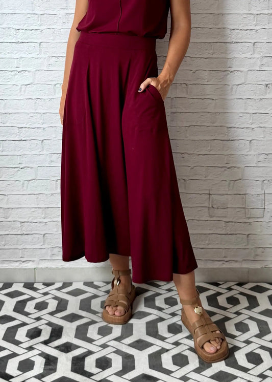 Saia Rodada em Viscolycra com bolsos (Vinho) - Maira da Mai Style