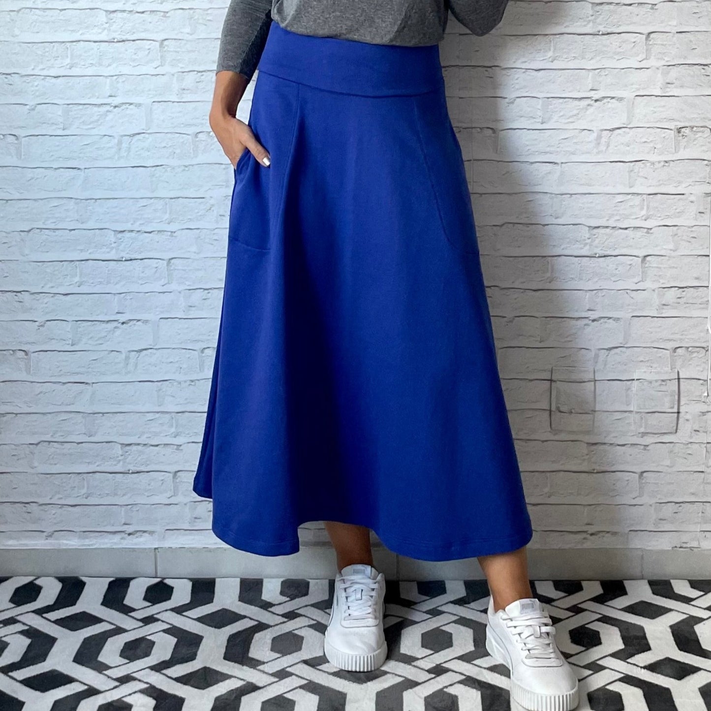 Saia Rodada Moletom com bolsos (Azul Royal)