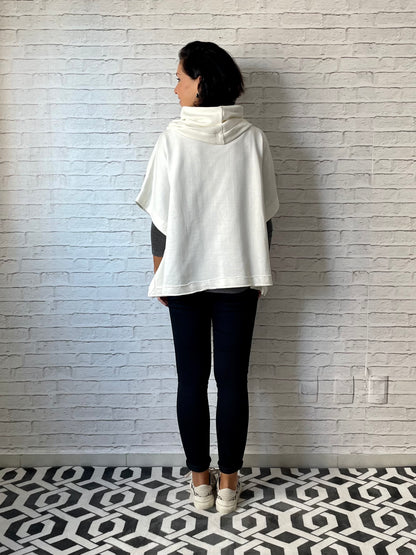Poncho Reto em Moletom (Off White)