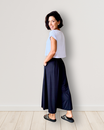 Calça Pantalona com bolsos em malha fria - preta