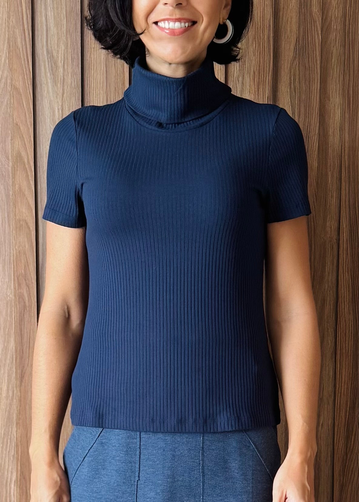 Gola Alta Canelada Manga Curta Azul Marinho