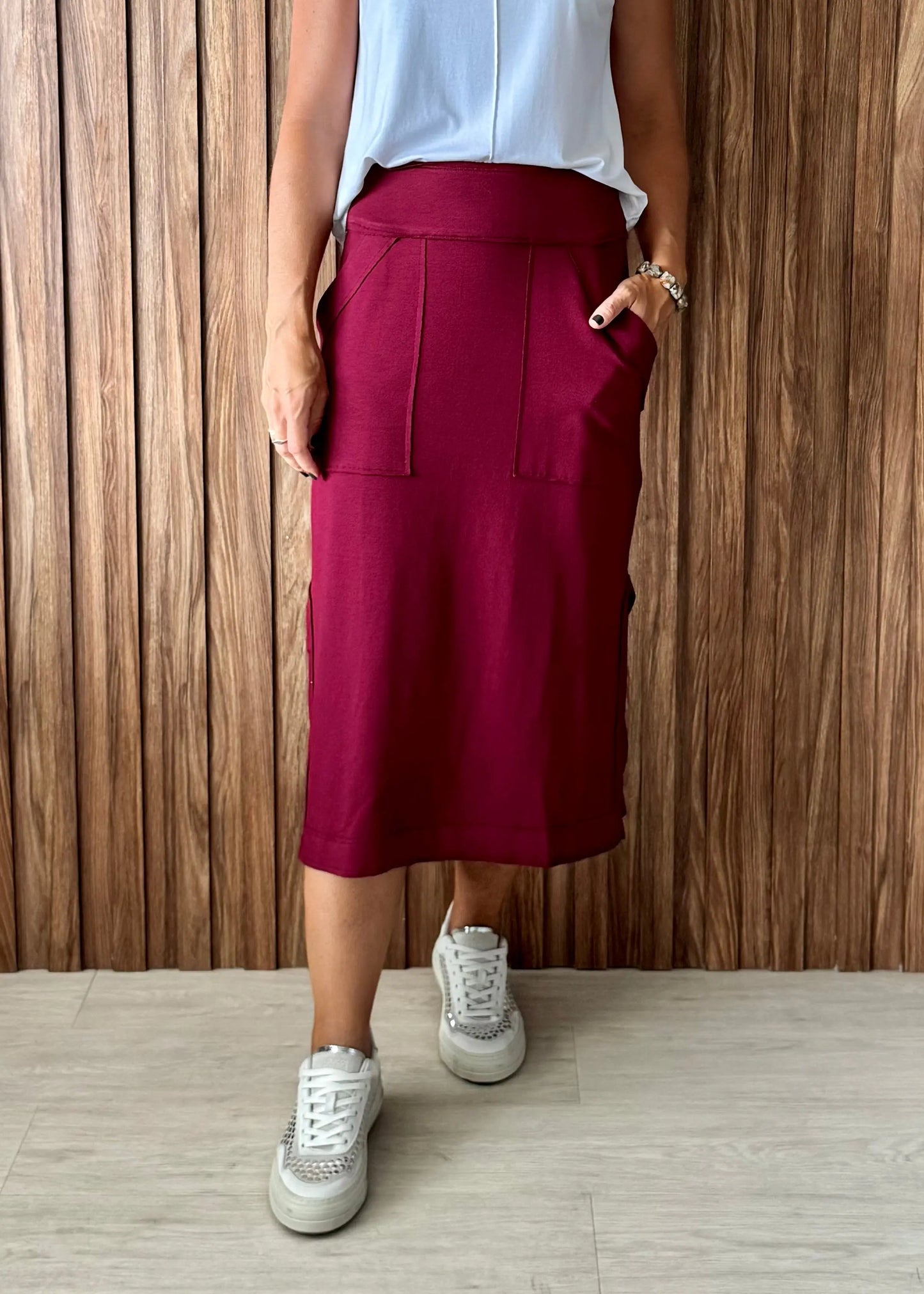 Saia Reta Moletinho com elastano (Vinho) - Maira da Mai Style