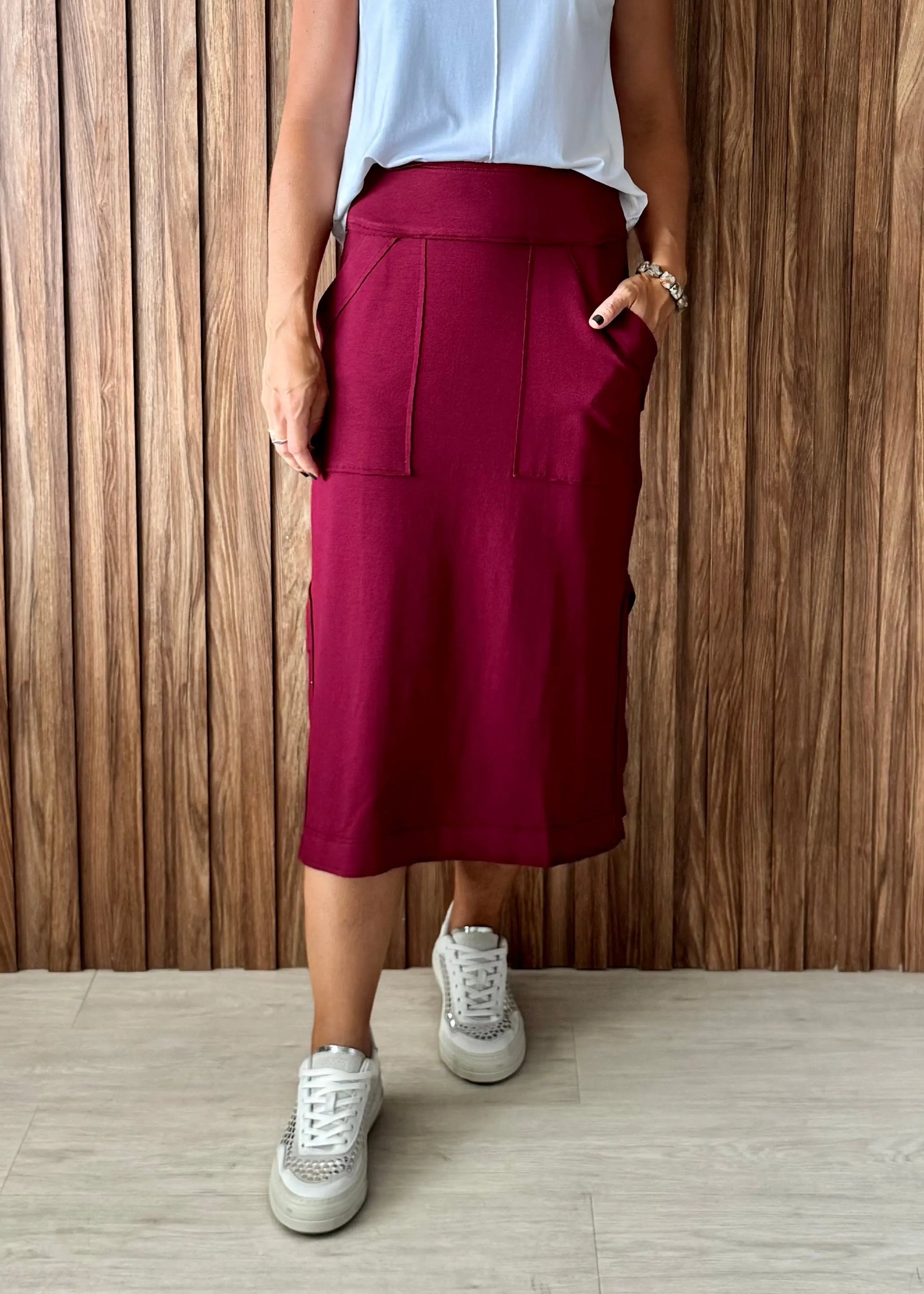 Saia Reta Moletinho com elastano (Vinho) - Maira da Mai Style