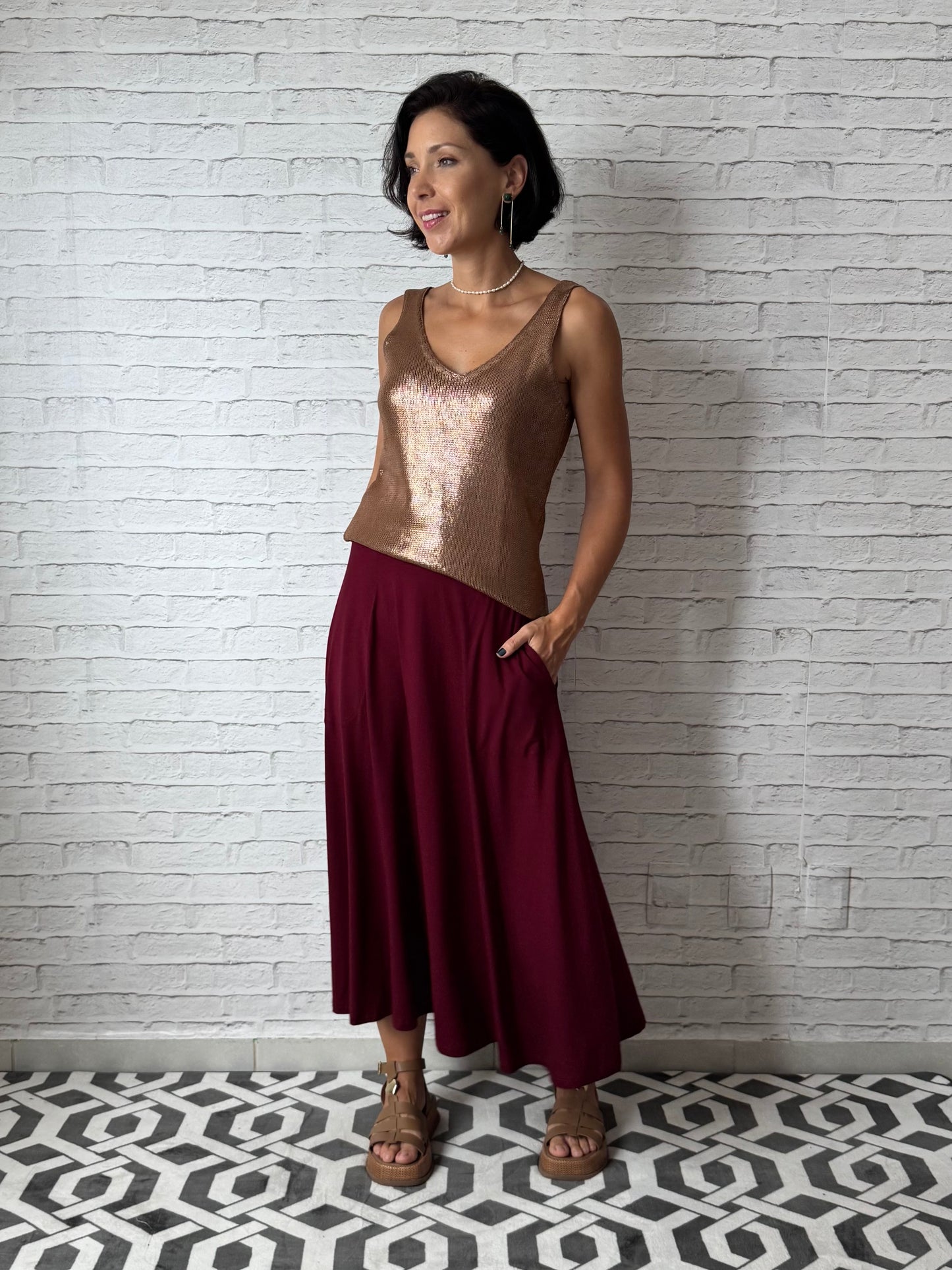 Saia Rodada em Viscolycra com bolsos (Vinho)