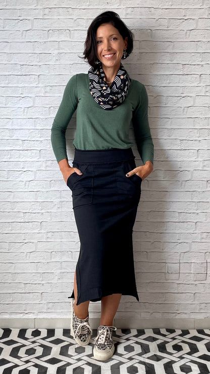 Saia Reta Moletom com bolsos (Preto)