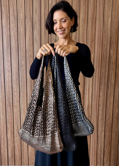 Bolsa em Tricô Metalizado Ouro Velho