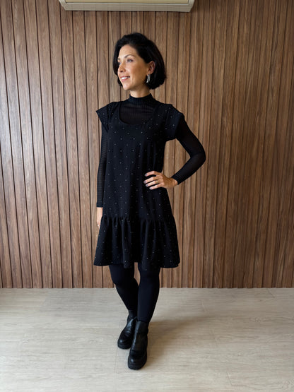 Vestido curto com detalhe em nó nas costas (preto com poá branco)