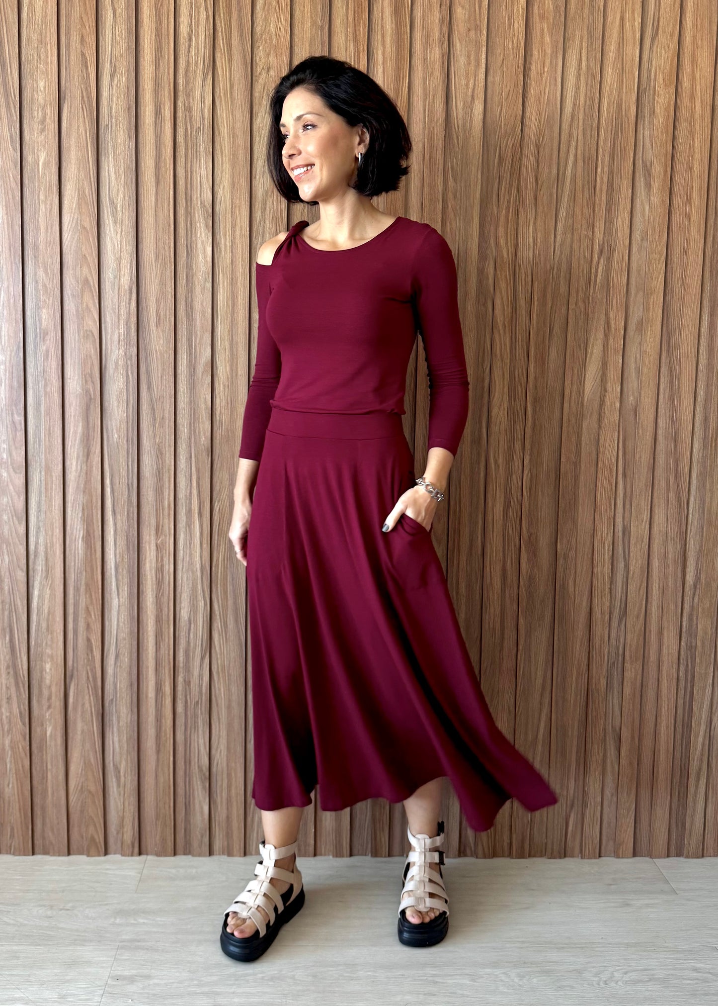 Blusa manga longa com detalhe nó ombro em viscolycra - Vinho