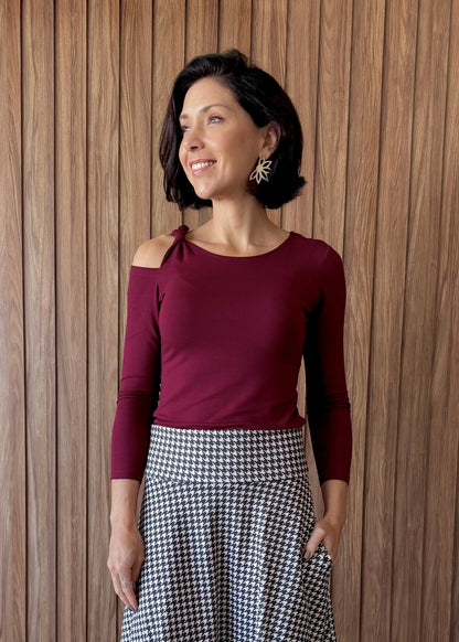 Blusa manga longa com detalhe nó ombro em viscolycra - Vinho - Maira da Mai Style