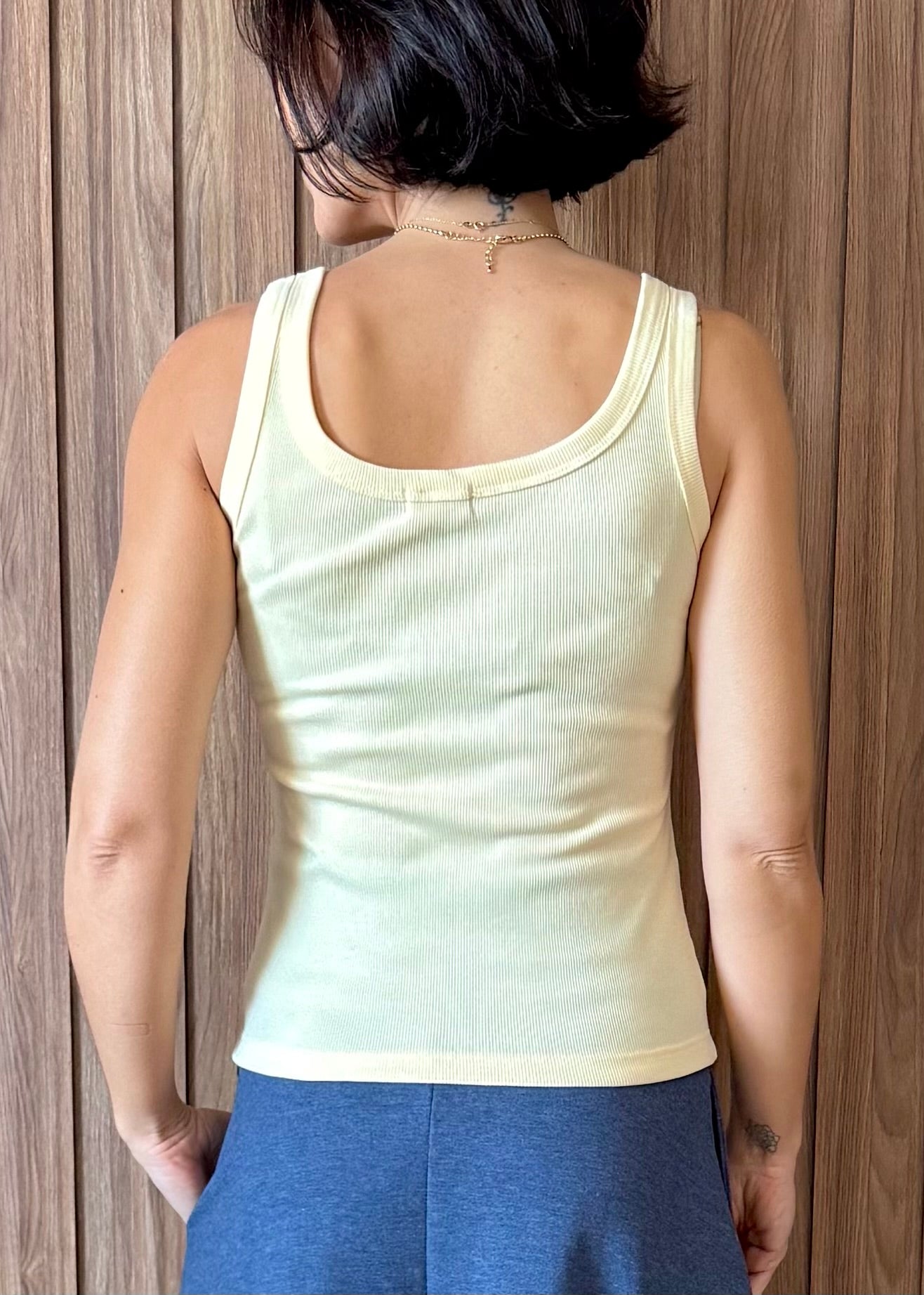 Regata Canelada Decote Redondo - Amarela