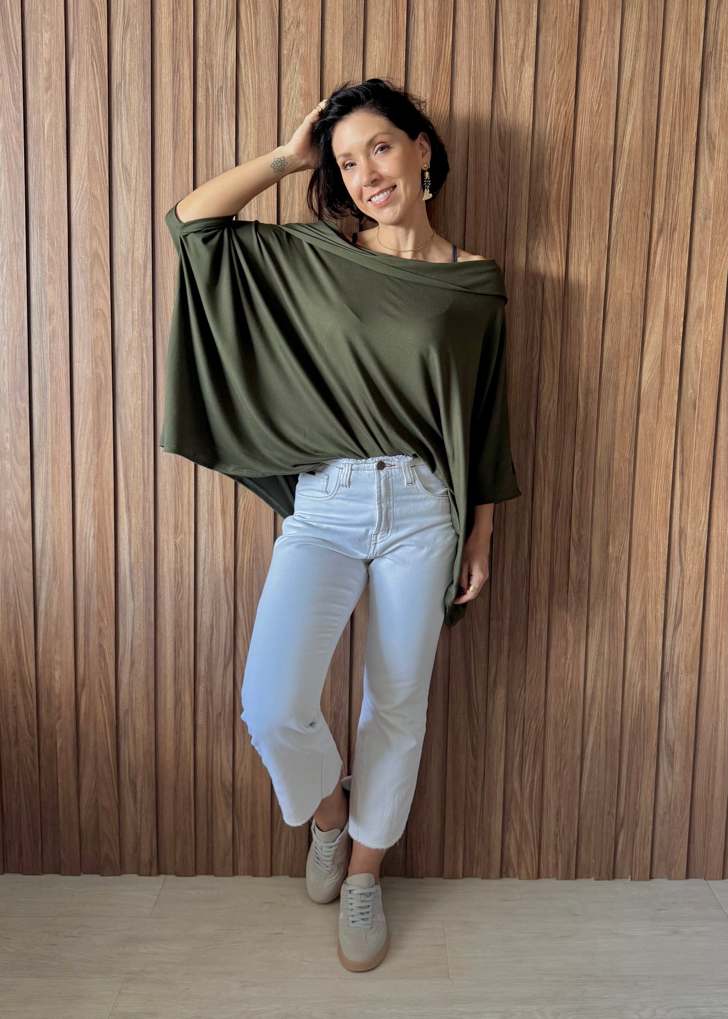 Blusa Golão Oversized em Suede Ecológico - Verde Militar