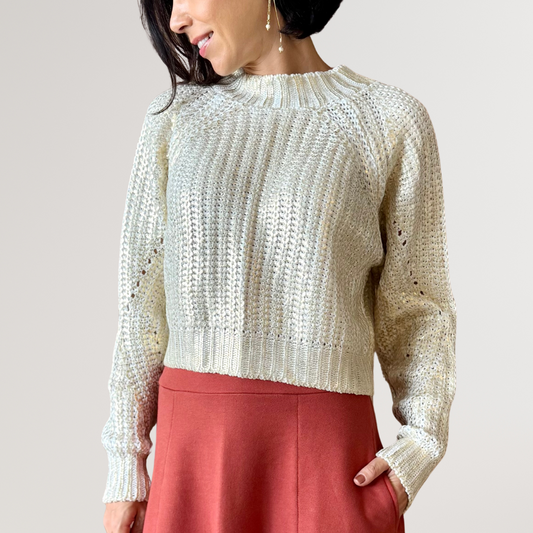 Blusa tricô metalizado cropped branco com dourado