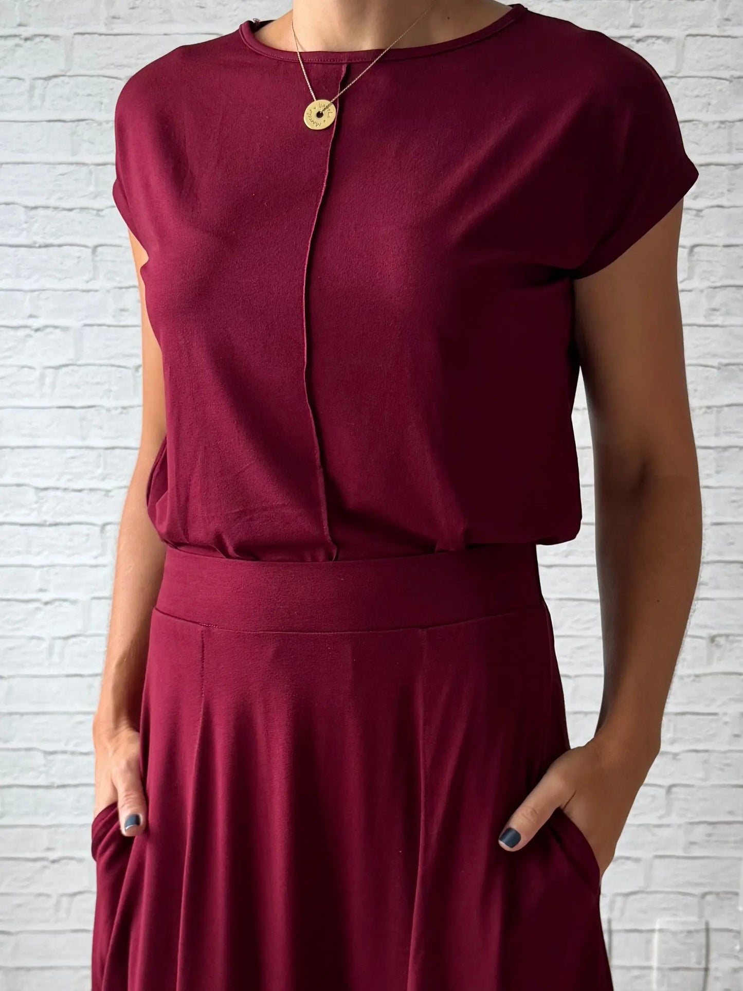 Saia Rodada viscolycra + Blusa delicia vinho - Maira da Mai Style