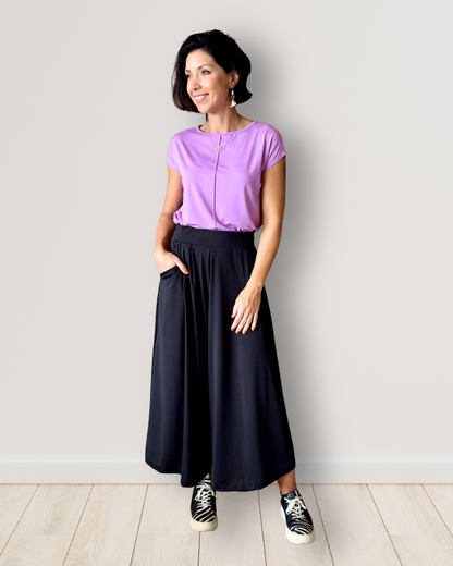 Calça Pantalona com bolsos em malha fria - preta