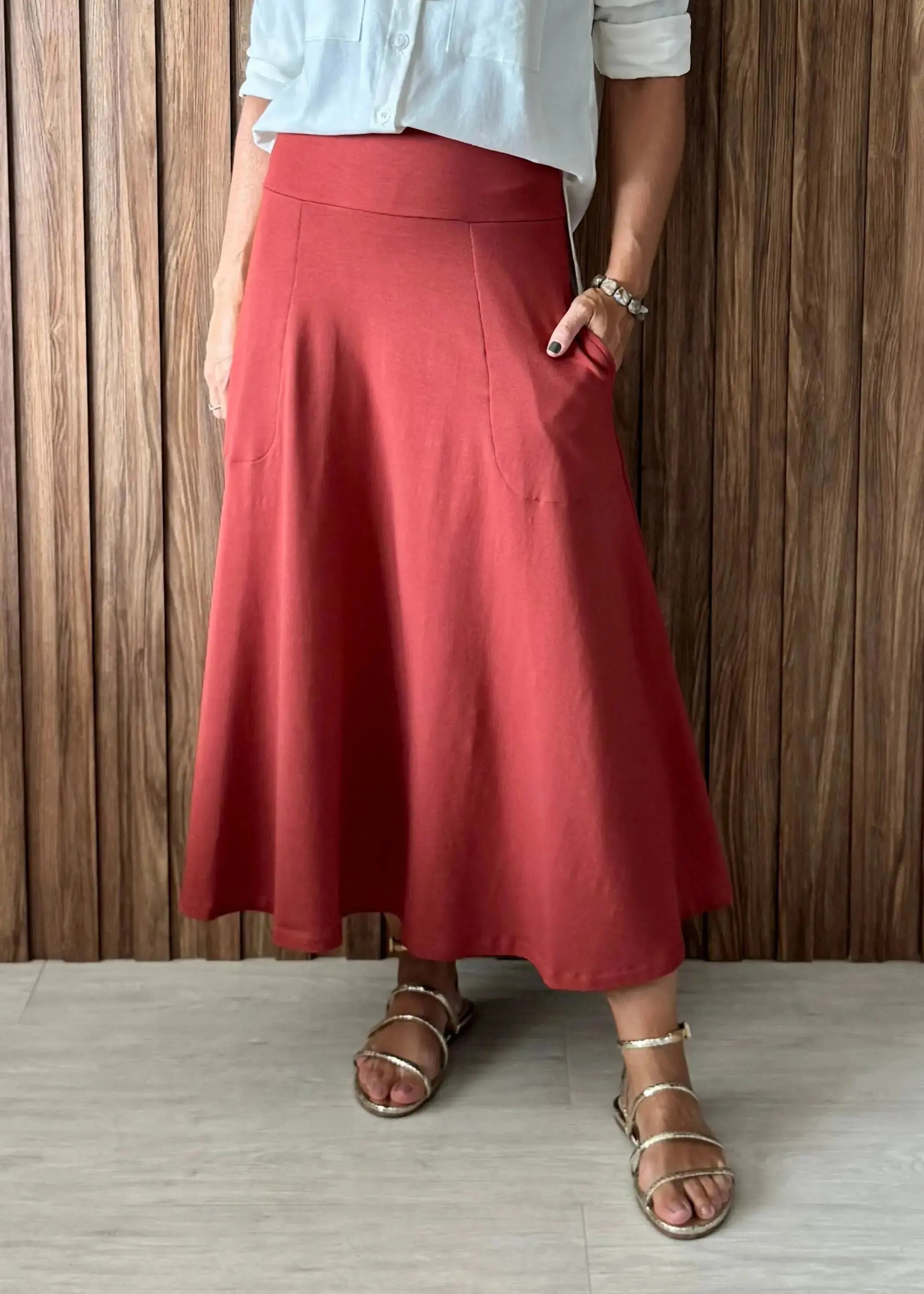 Saia Rodada com bolsos em Moletinho com Elastano (Terracota)