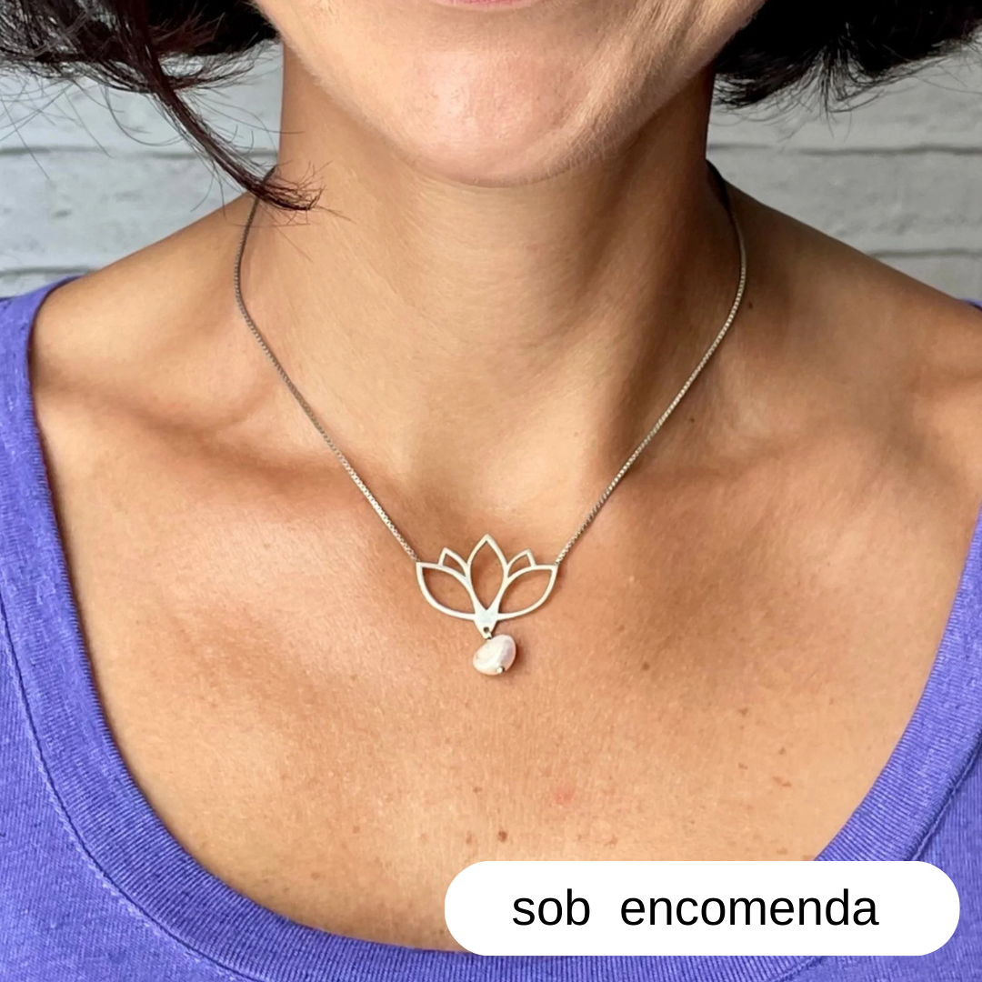 Colar Flor de Lótus em Prata 925 com Pérola Barroca