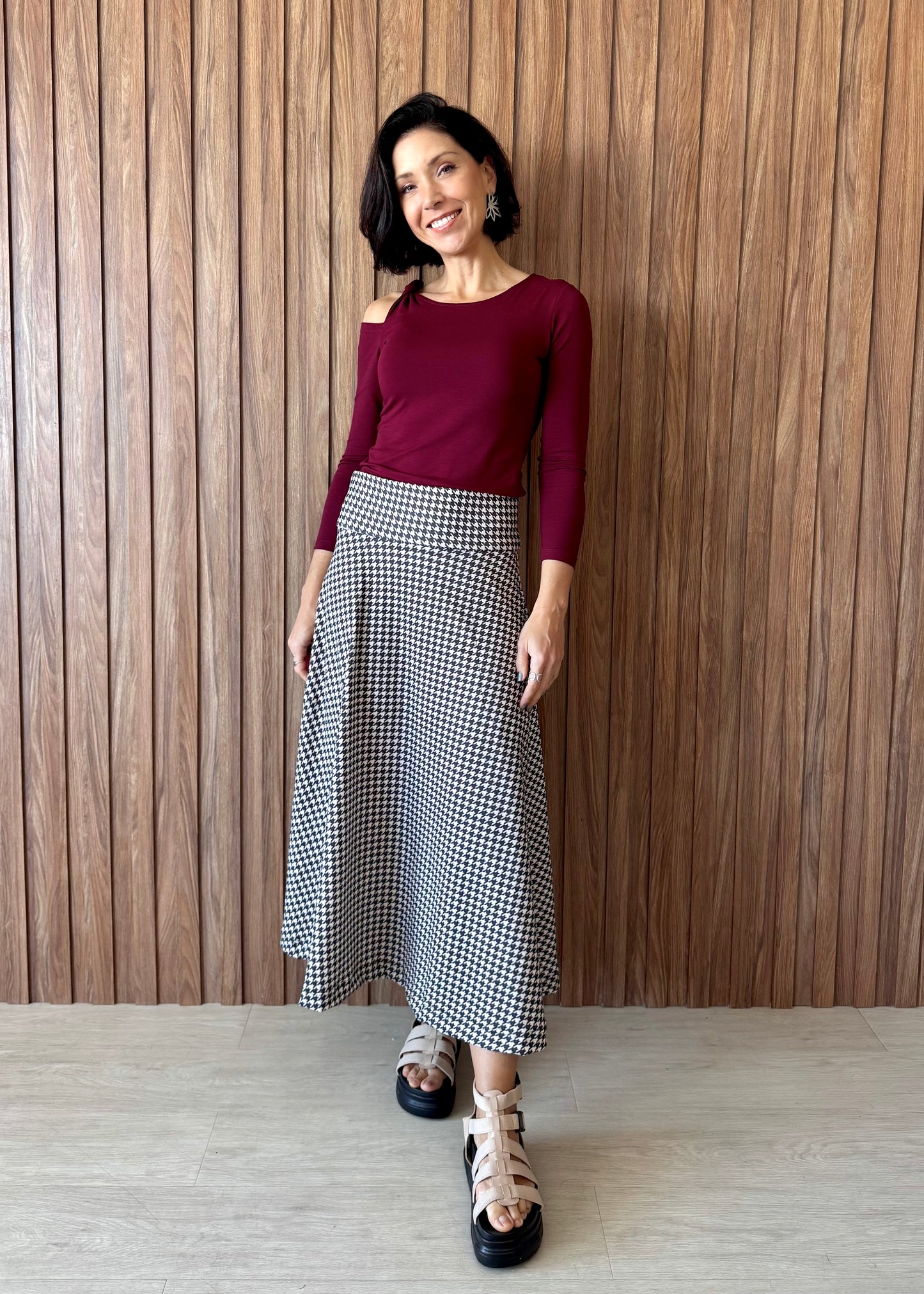 Blusa manga longa com detalhe nó ombro em viscolycra - Vinho